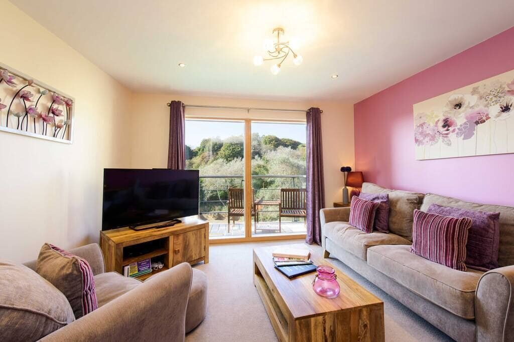 5 Star Sea Front Apartments, Located on the Beach