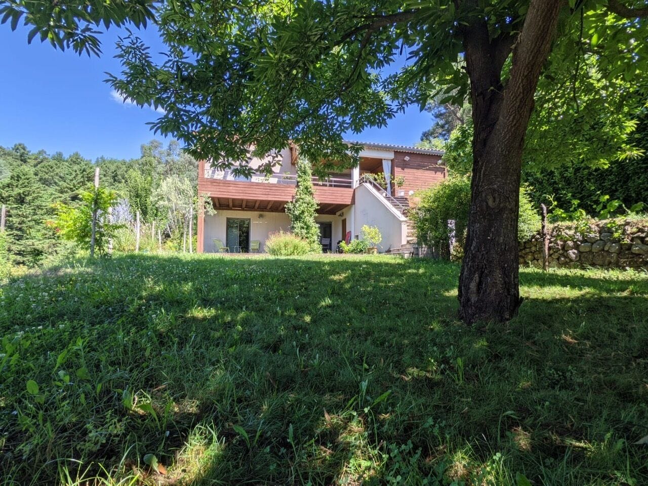 Countryside, garden on large plot, with dominant terrace and views