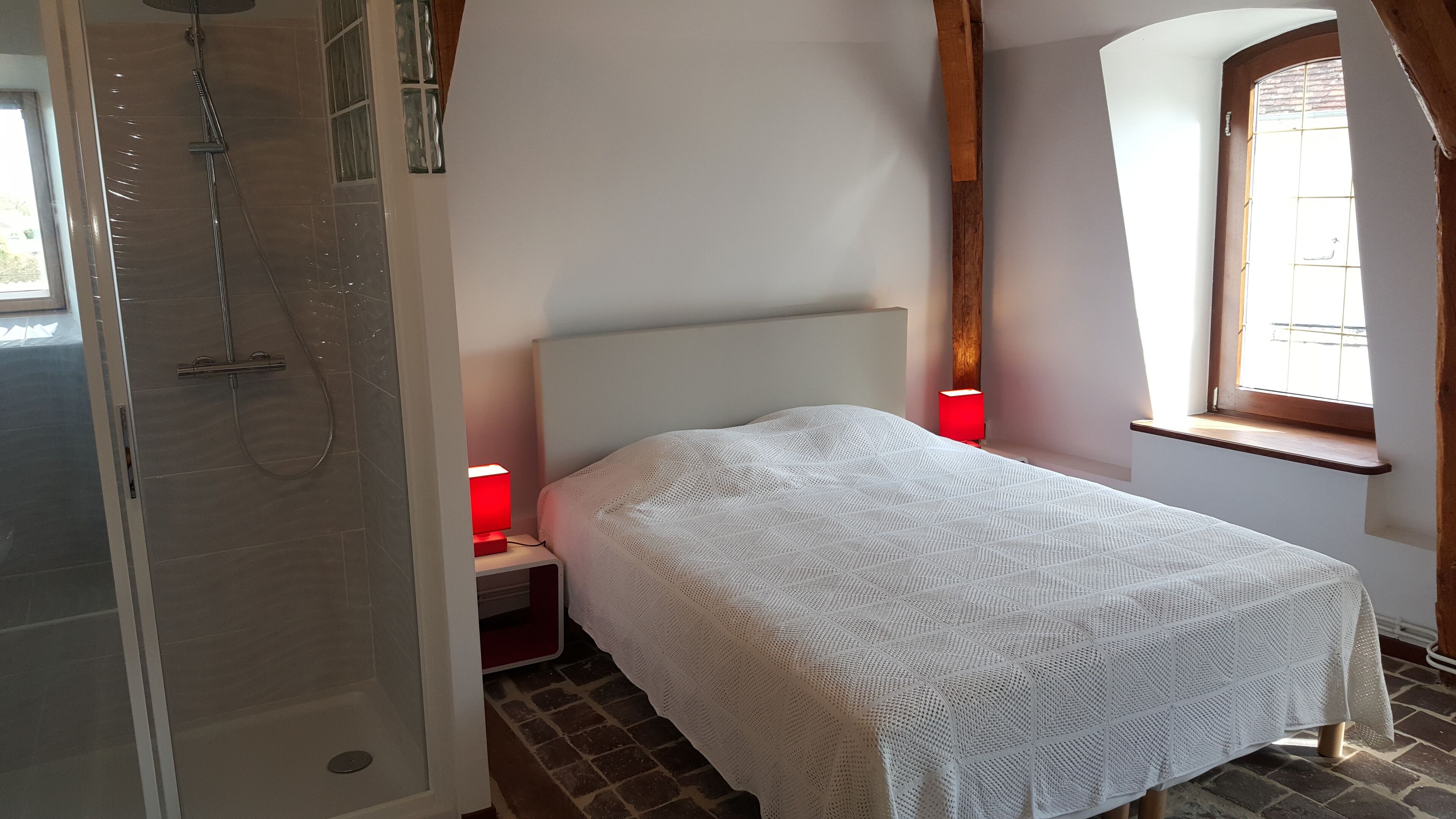 Charming room ideal for lovers! ... (New bedding! )