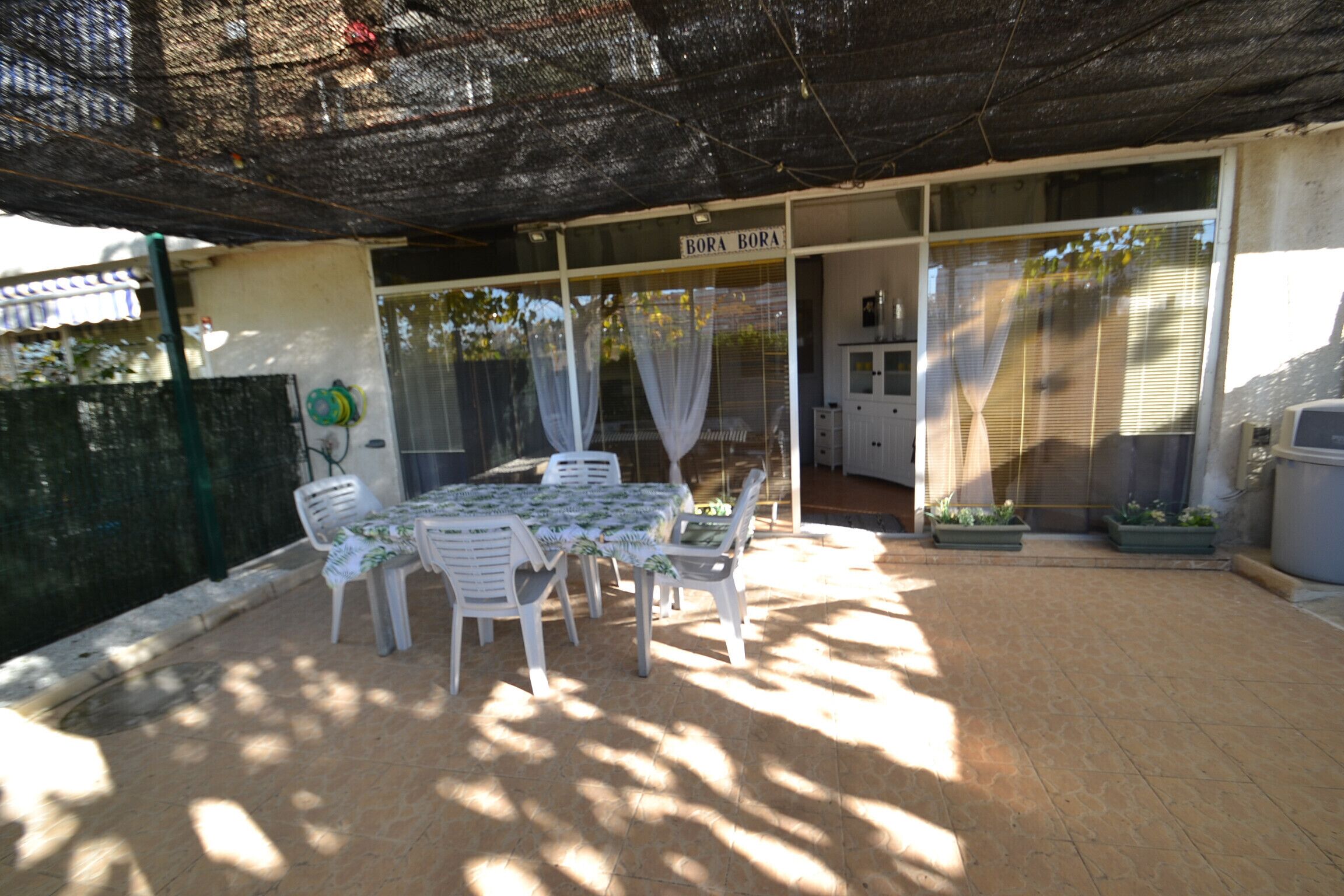Tirreno Pineda:Ground floor Apt with large terrace-150m to Beach-Free Wifi,linen