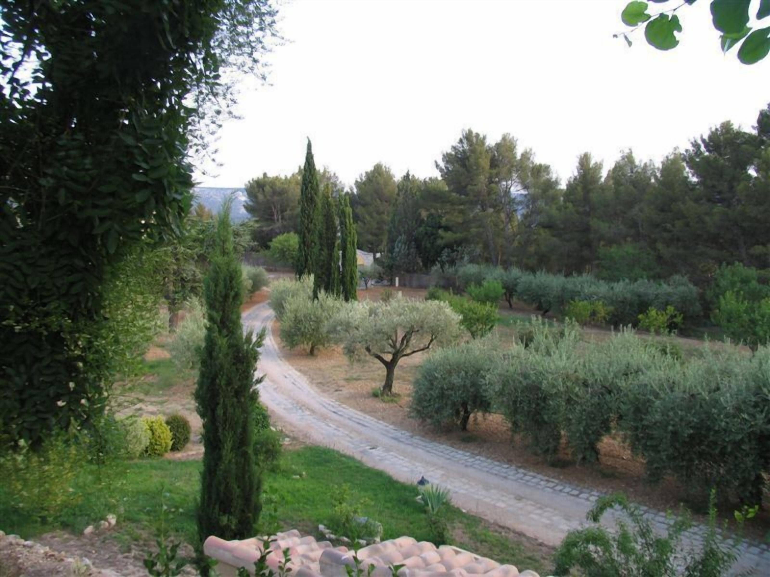 PROVENCE AUBAGNE 12 KMS FROM THE SEA GROUND FLOOR IN VILLA