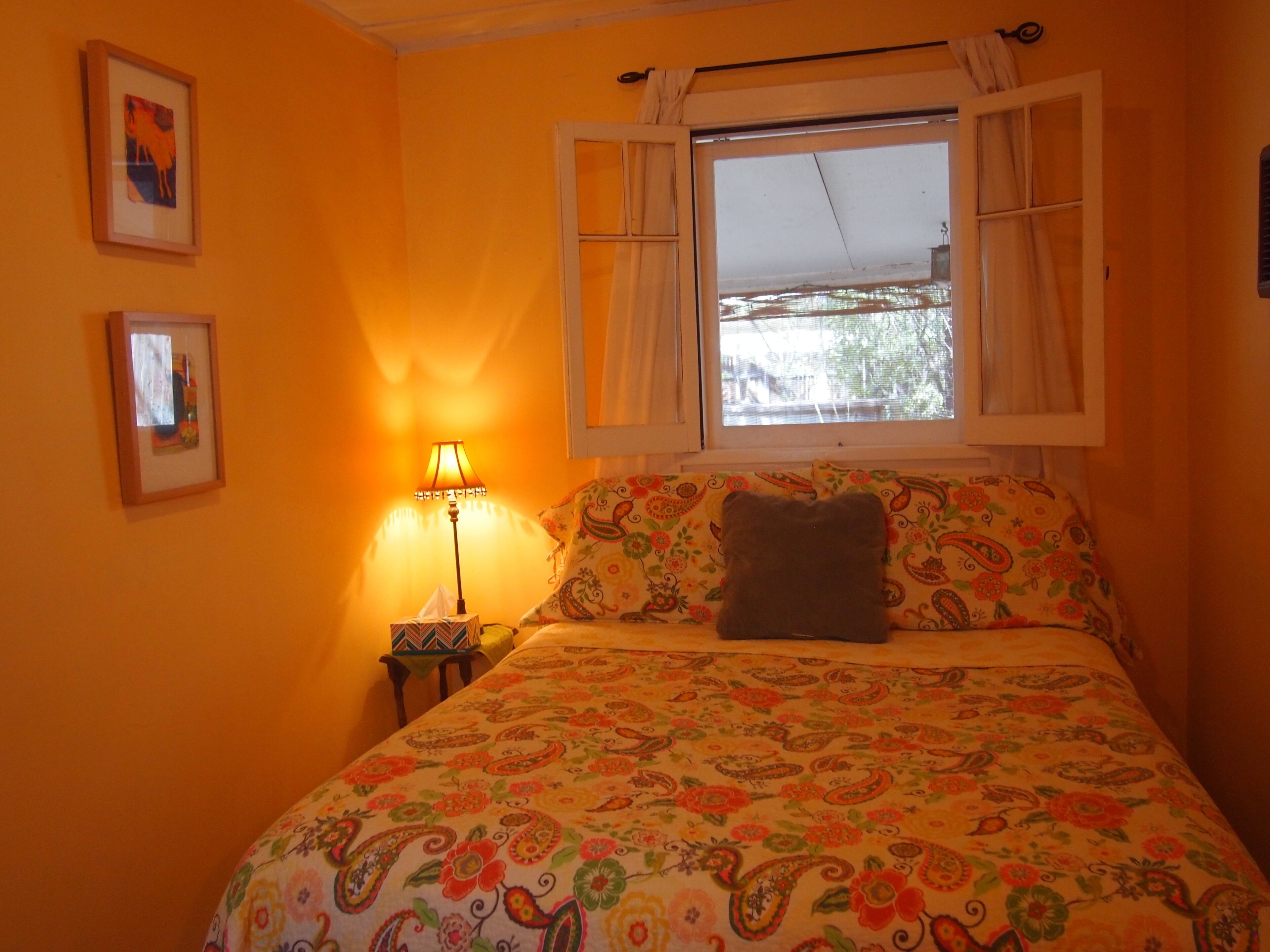 Guest House Cottage in the West University neighborhood