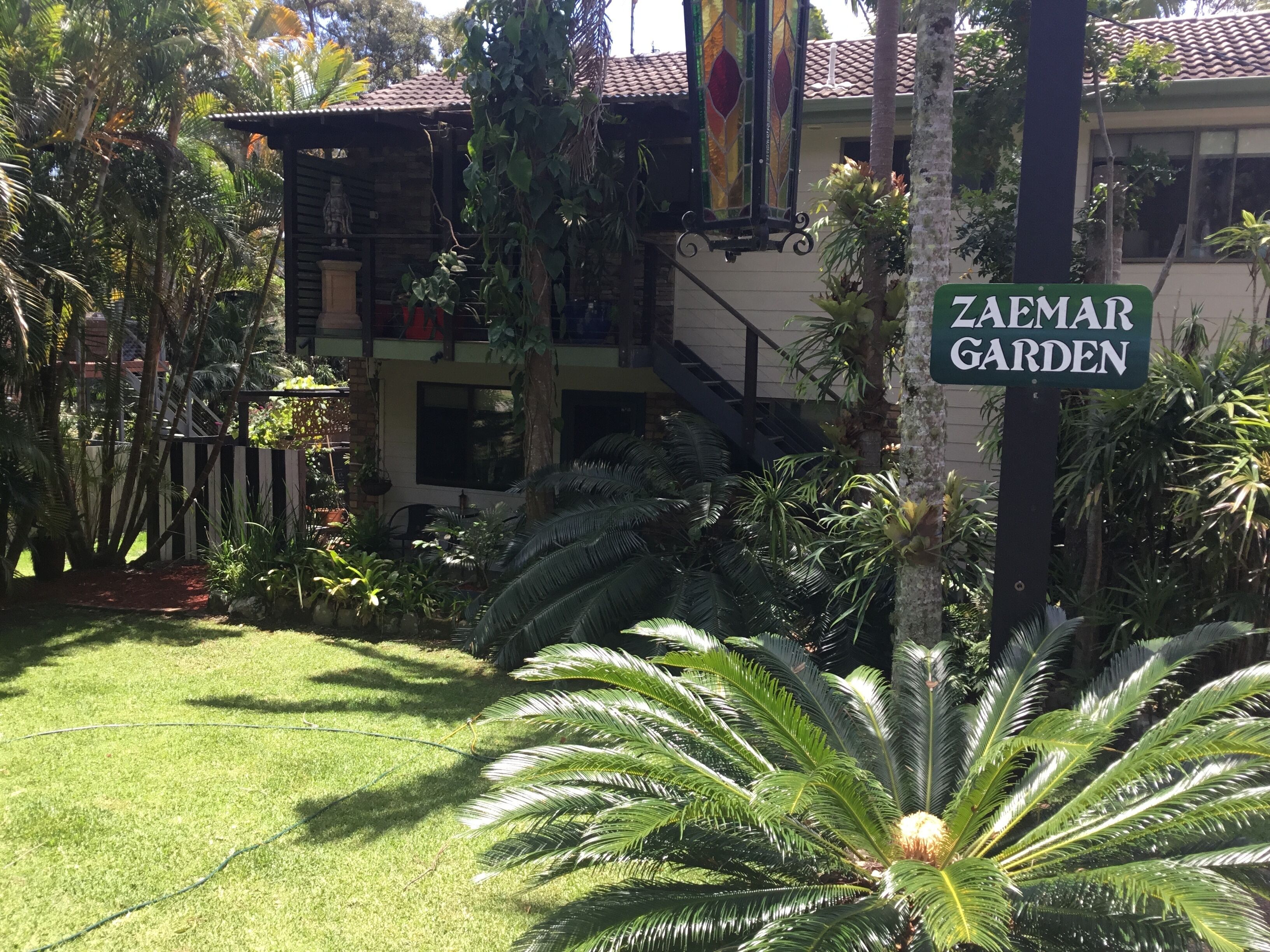 Zaemar Garden a private beach retreat,100m Rec Club & Wallis Lake boat ramp