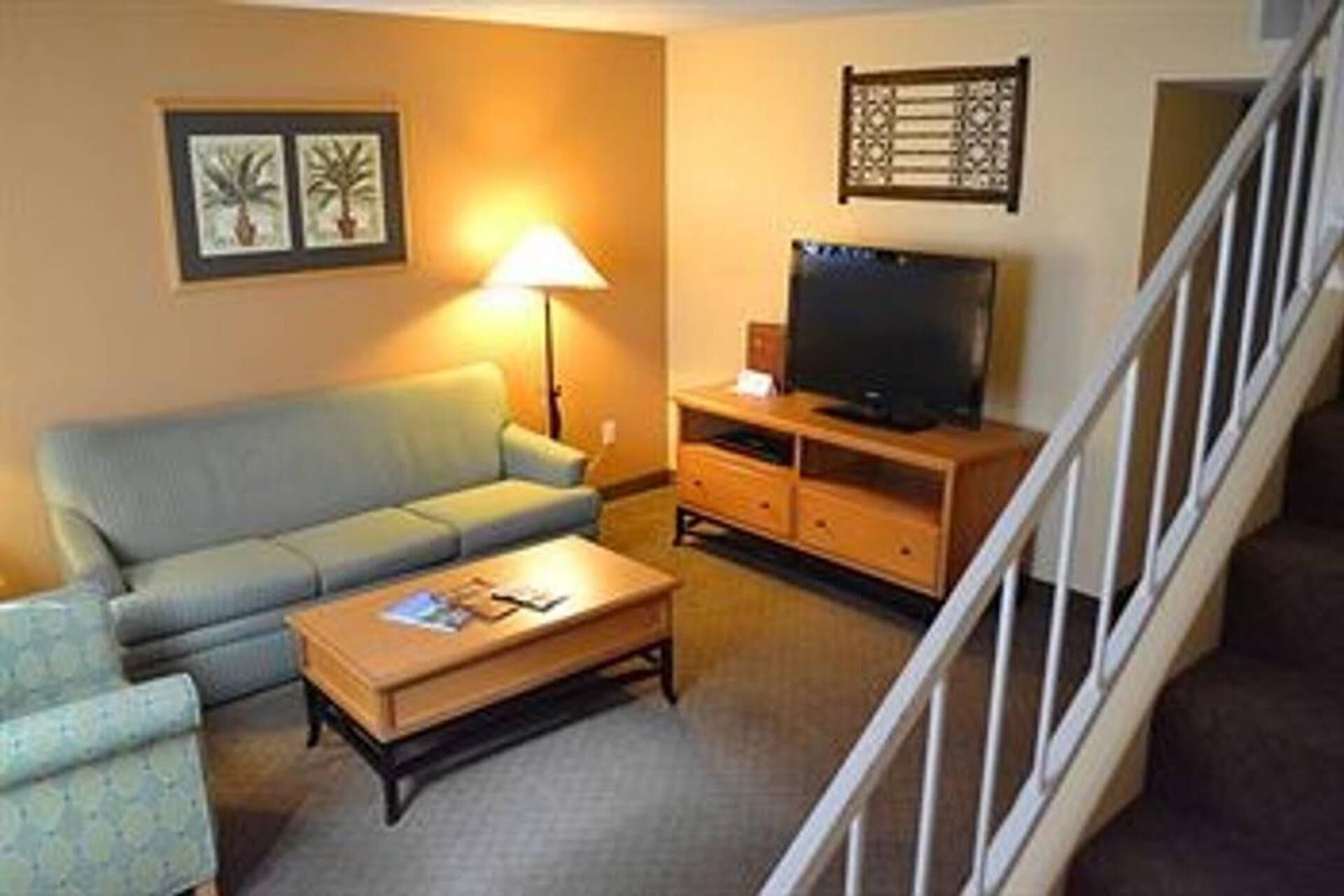 Stagecoach/Closest Resort
