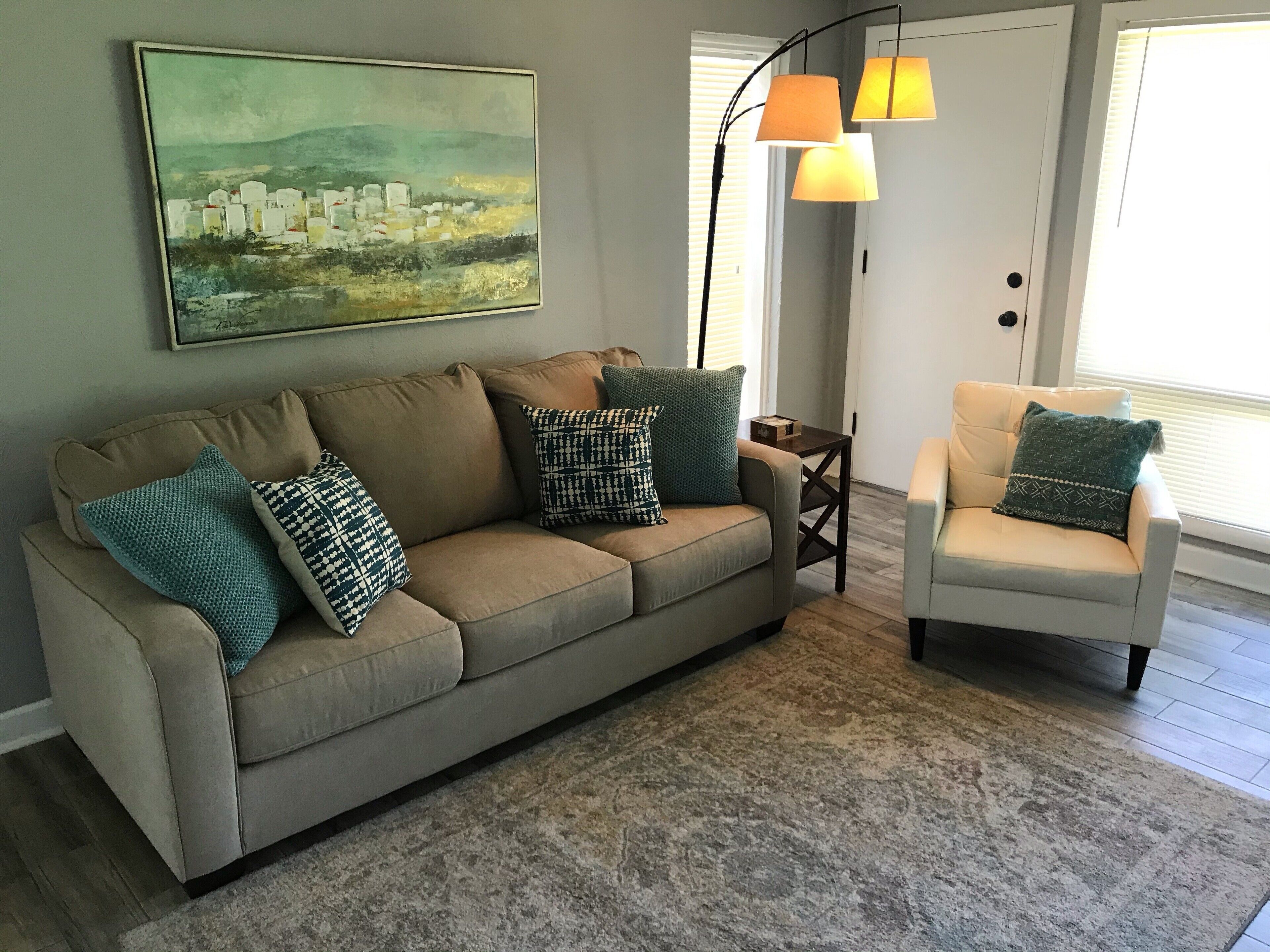 Capital City Condo #1 close to Interstate, Water Park, Restaurants and Shopping