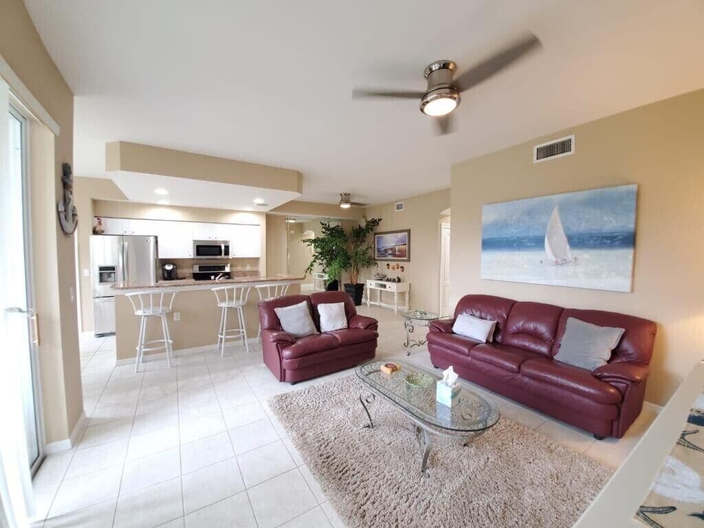 2 Bedroom Condo in Gated Golf Community with First Class Amenities