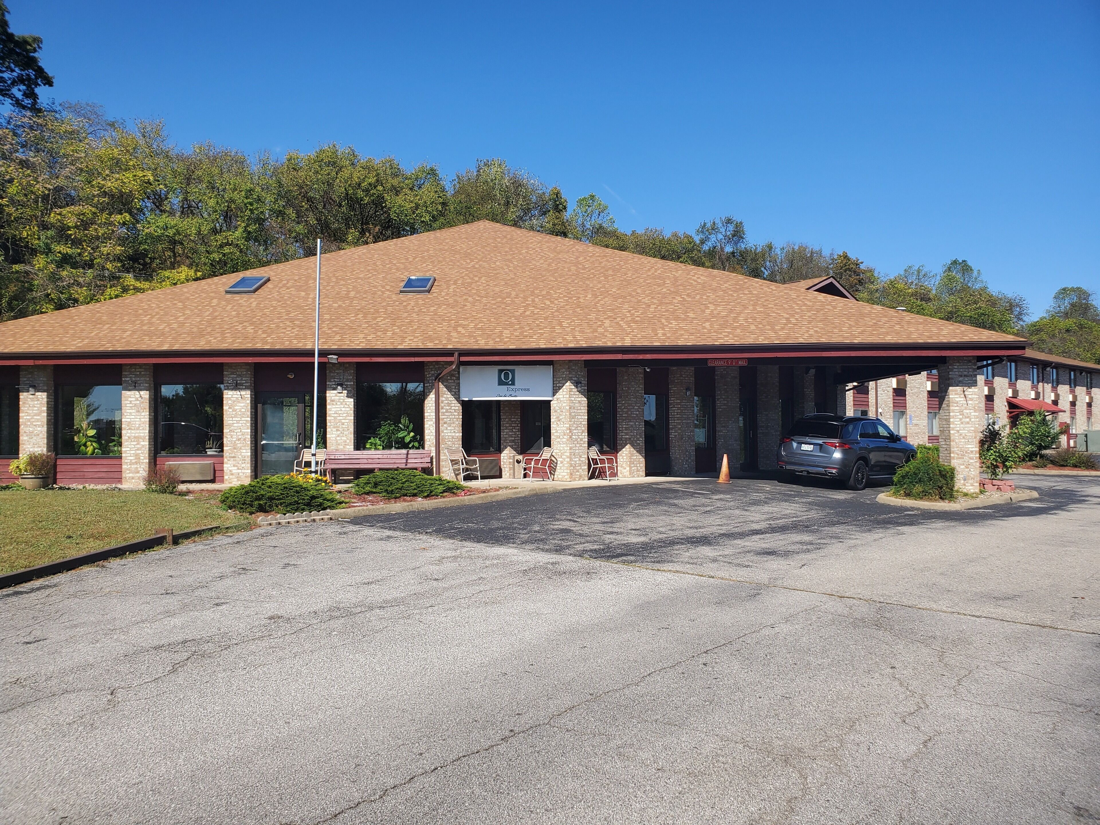 Q Express Inn & Suites