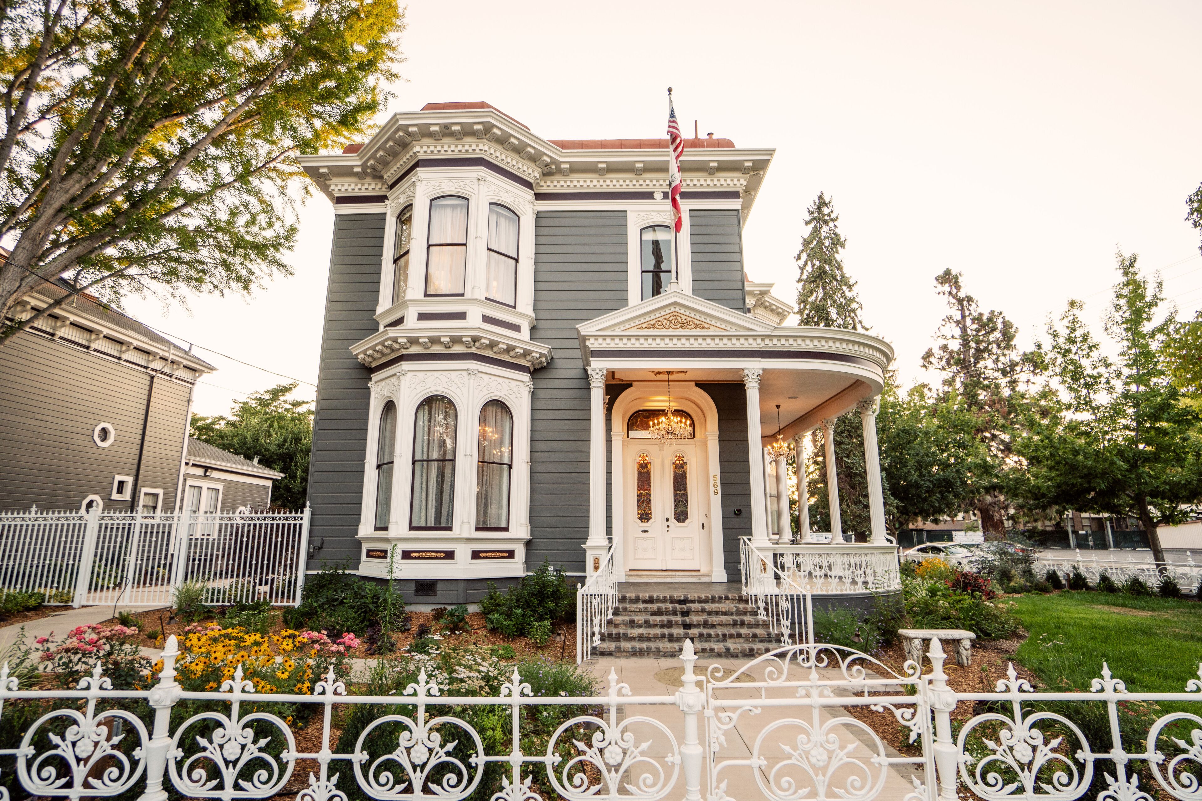 LUXURY  MANSION DOWNTOWN NAPA