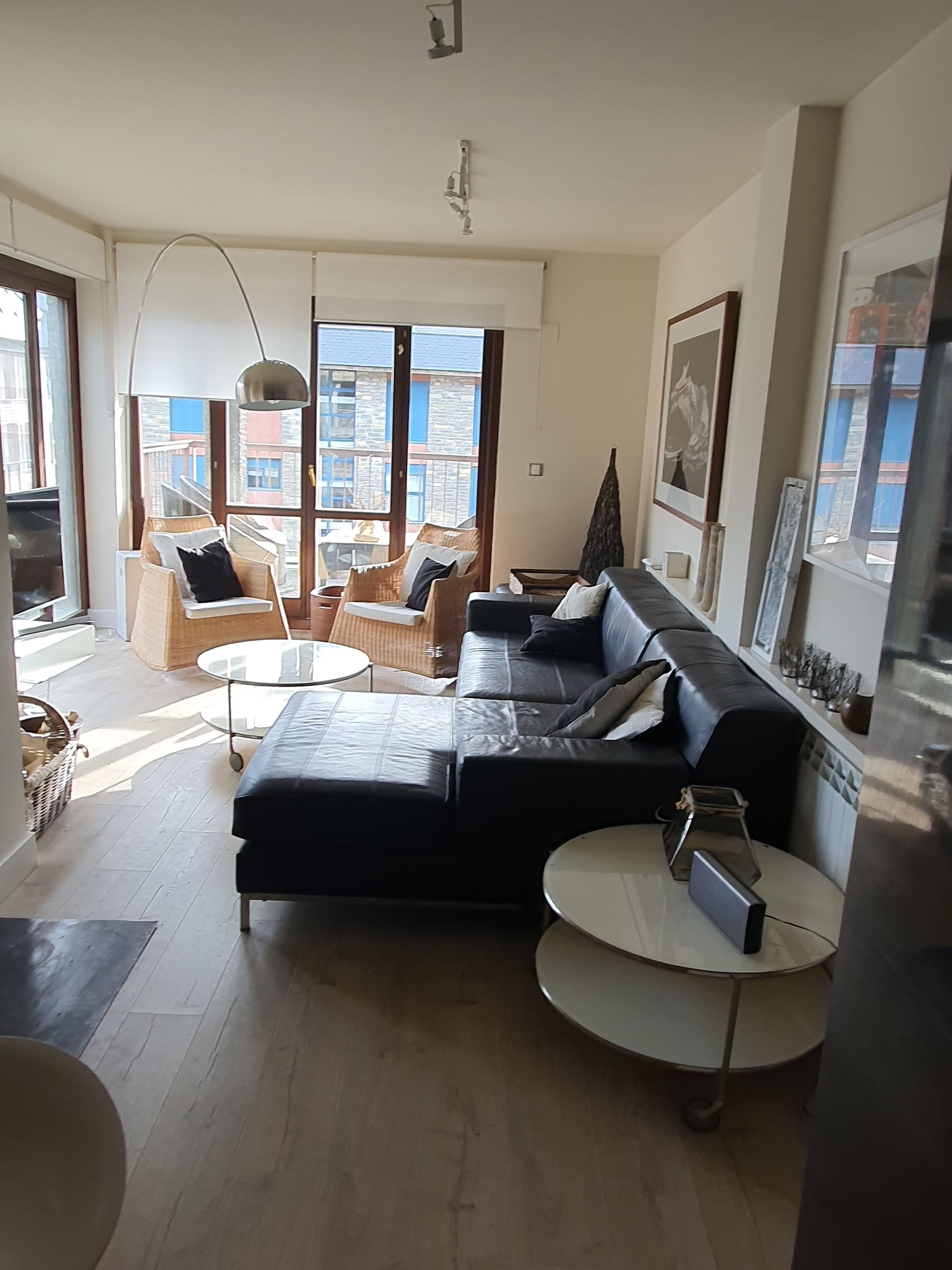 Bright and modern, 3 bed 2 bath, pool, terraces and great views. WIFI