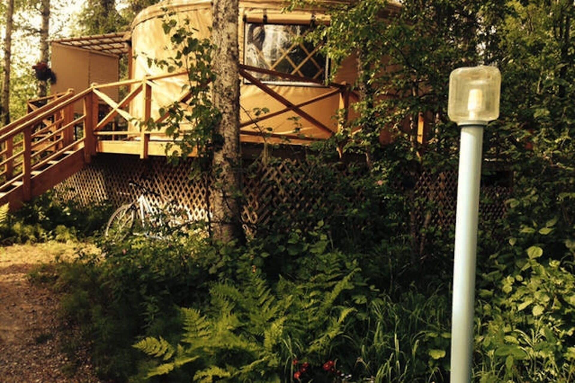 Nomad Yurt, unit#4 wooded neighborhood, 4 blocks from downtown-