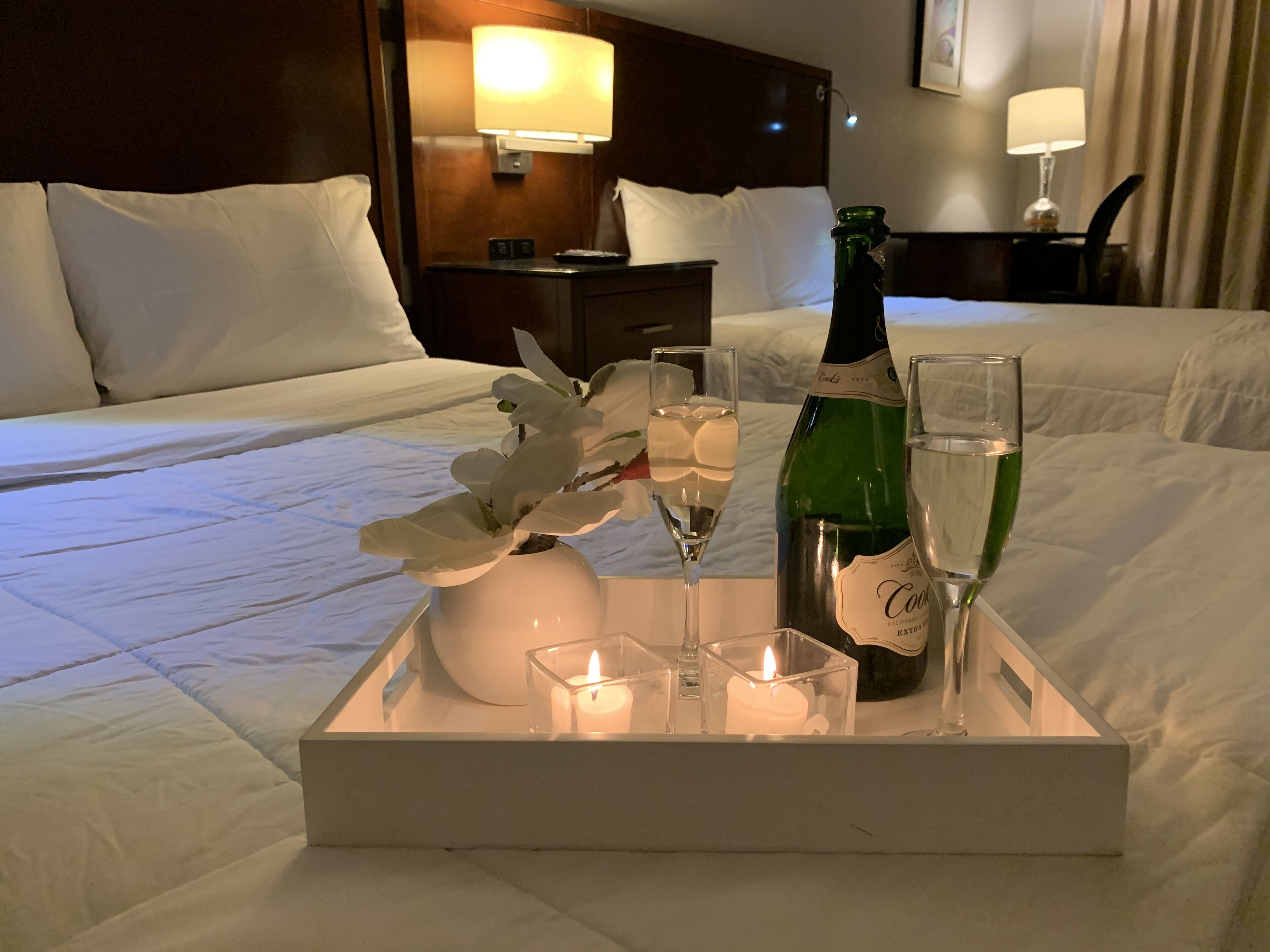 Luxury 2 Bedroom Suite,  Sleeps 7, Incl. Breakfast, Pool, BBQ, Family Activities