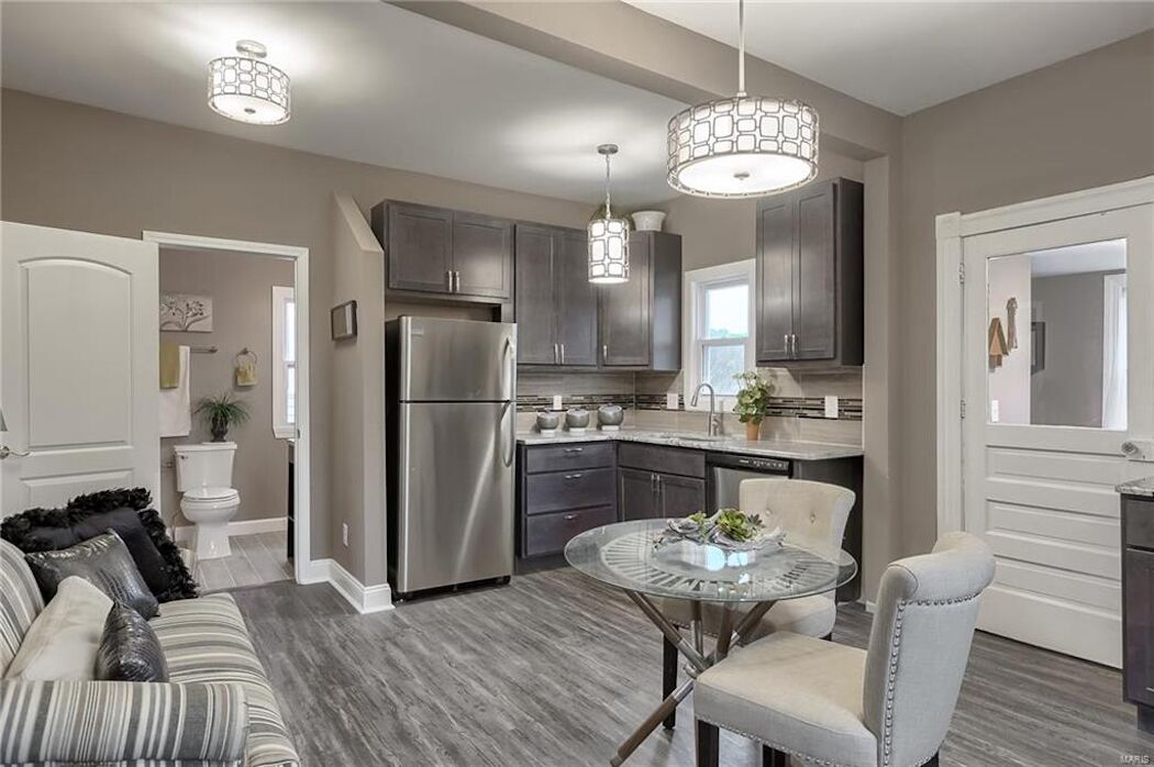 ☆ New Renovate ☆ Carondelet Park☆ Holly Hills☆Yard