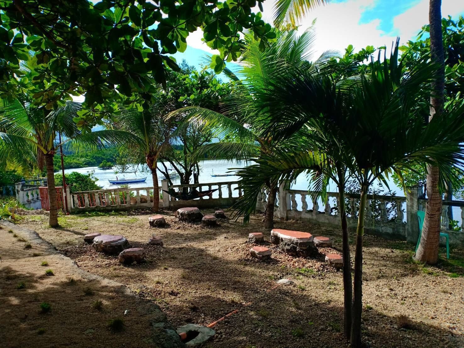 ADIVAYAN 315 by the ocean, middle of Moalboal and Badian, perfect location