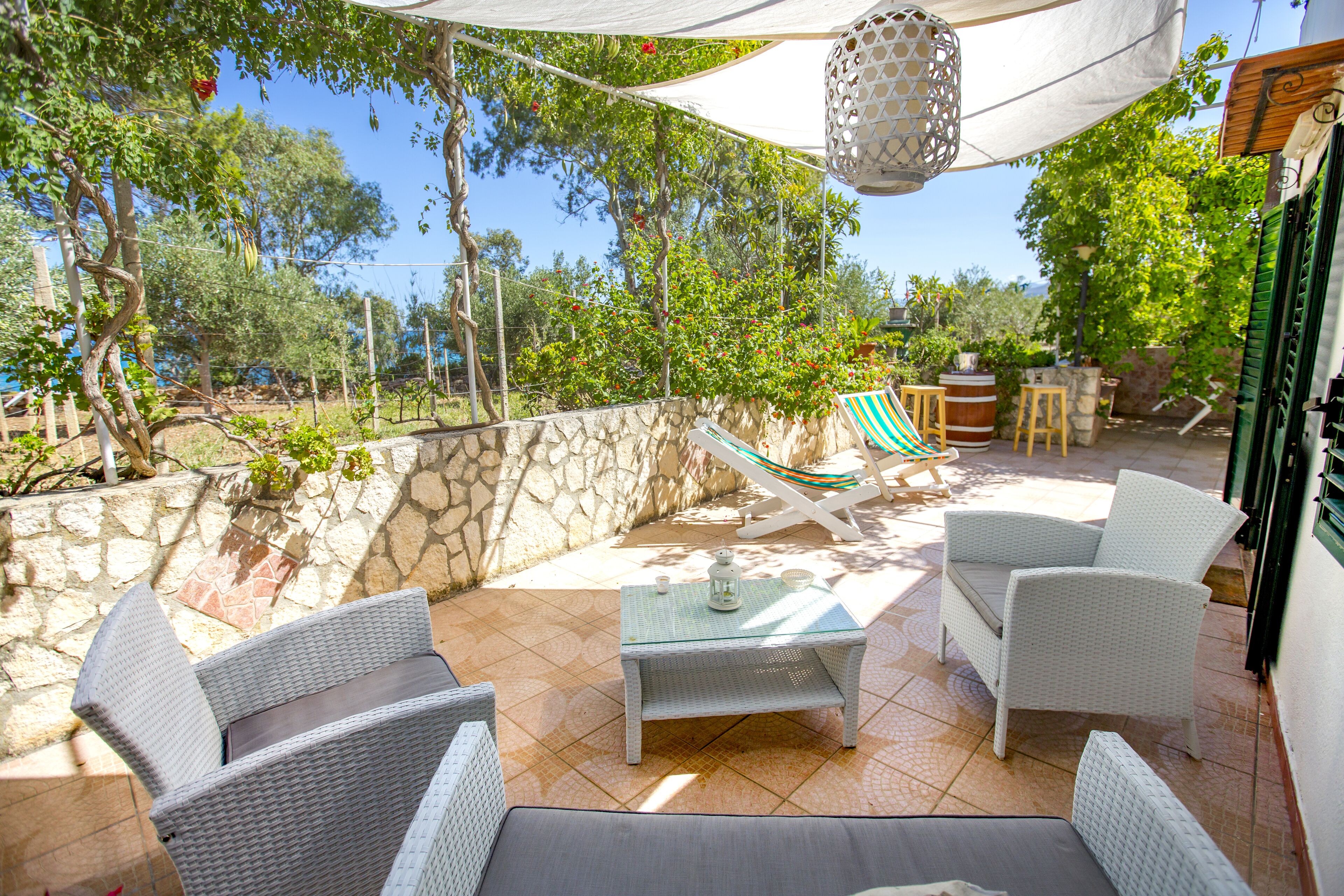 White House "Rais" apartment in villa on the sea near Cefalu '