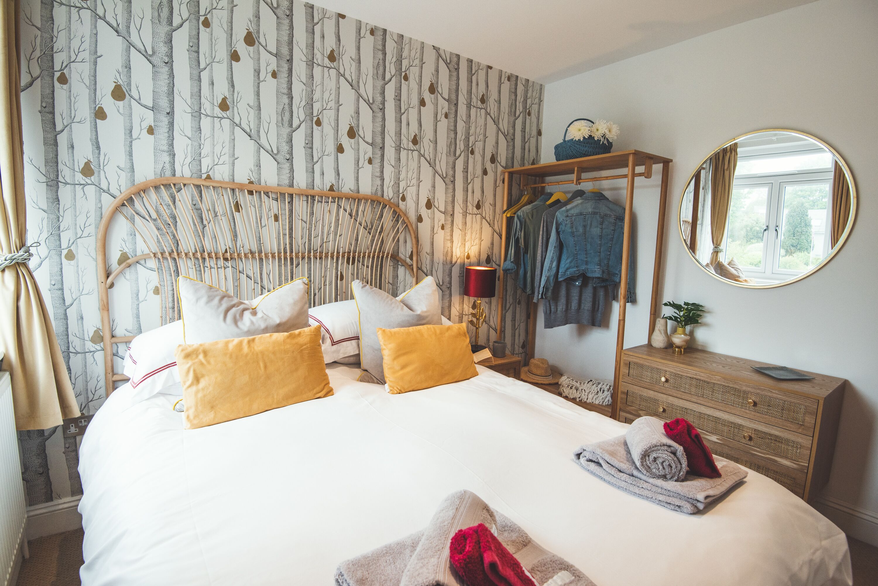 Pet-friendly Kid-friendly Duplex Apartment Private Terrace, Parking, & Sea-views