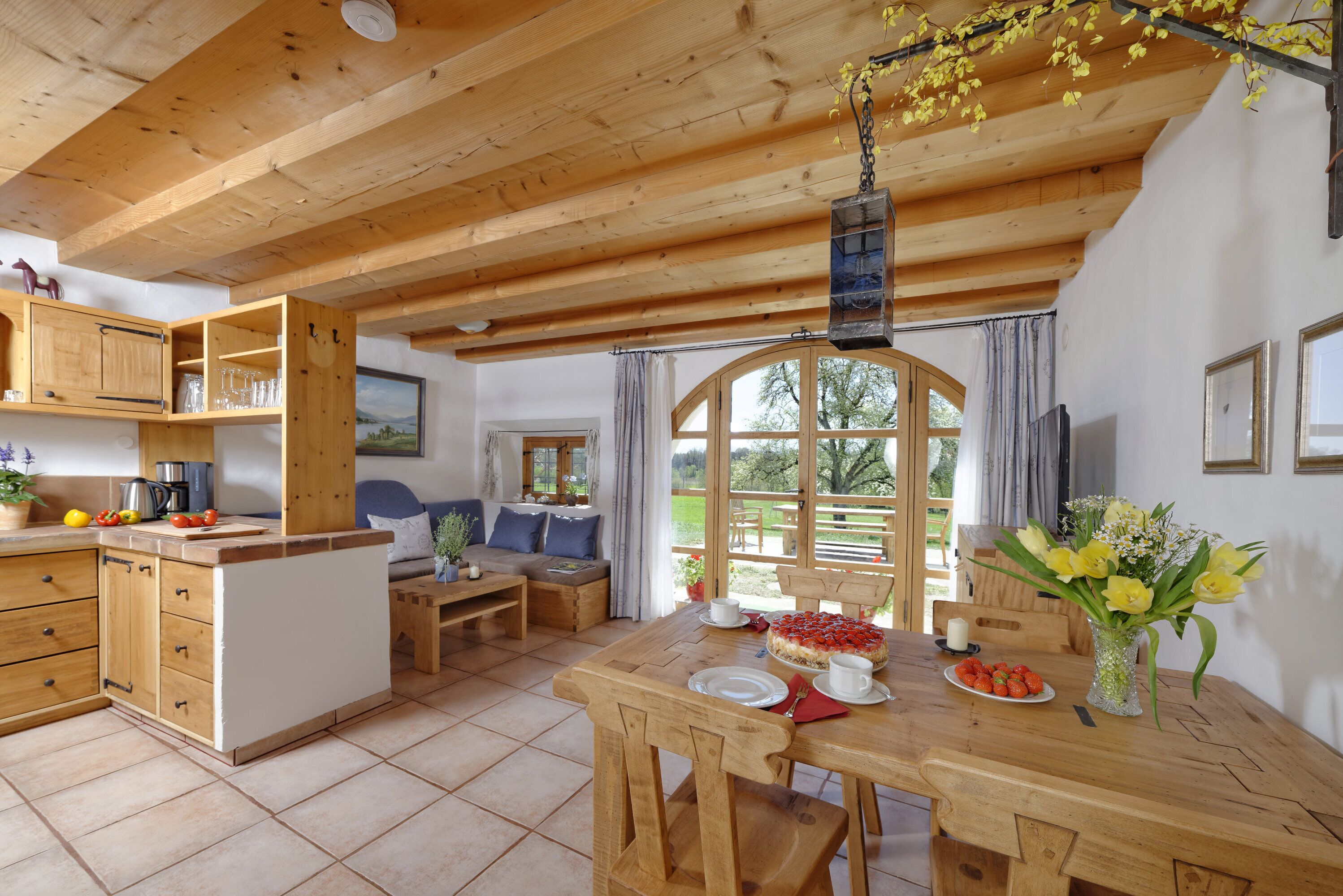 Ground floor apartment with terrace near Lake Chiemsee