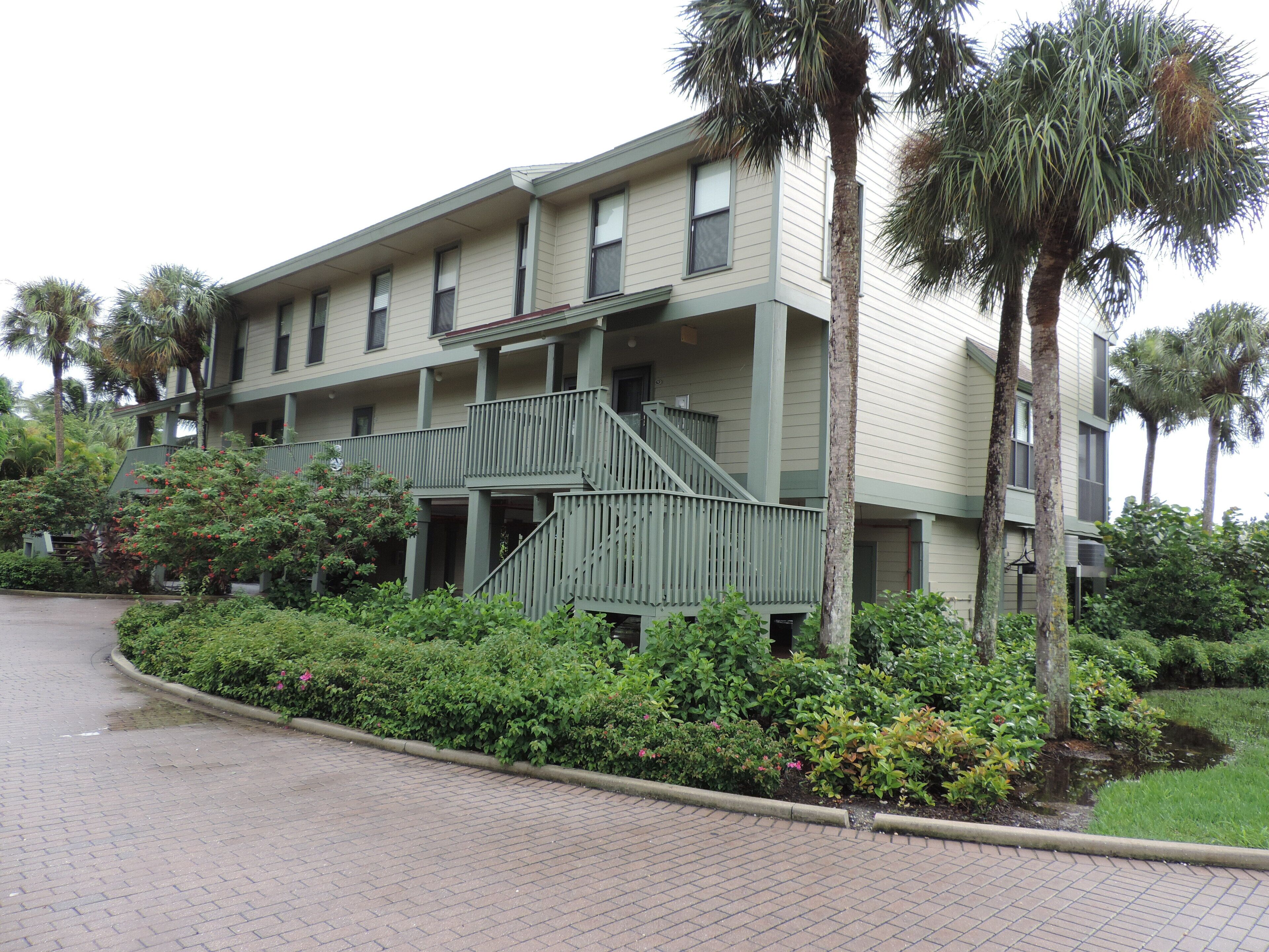Pine Island Condo in beautiful Bokeelia, Florida 2 bed, 2 1/2 bath, w/boat dock
