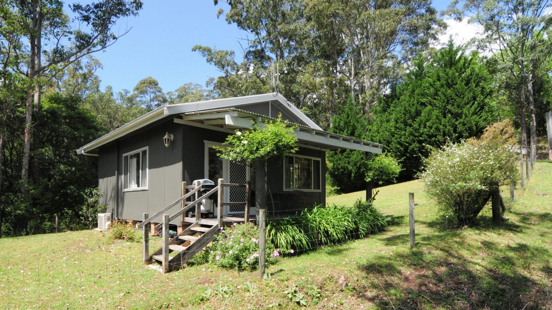 Love Shack - 1 bedroom cosy cottage!