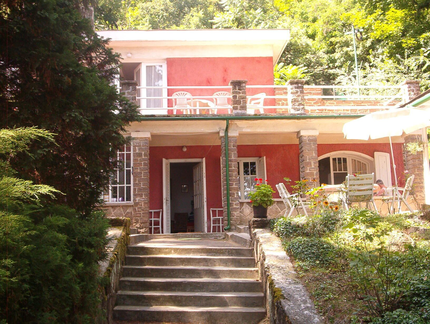 Close to beach apartment with lake view