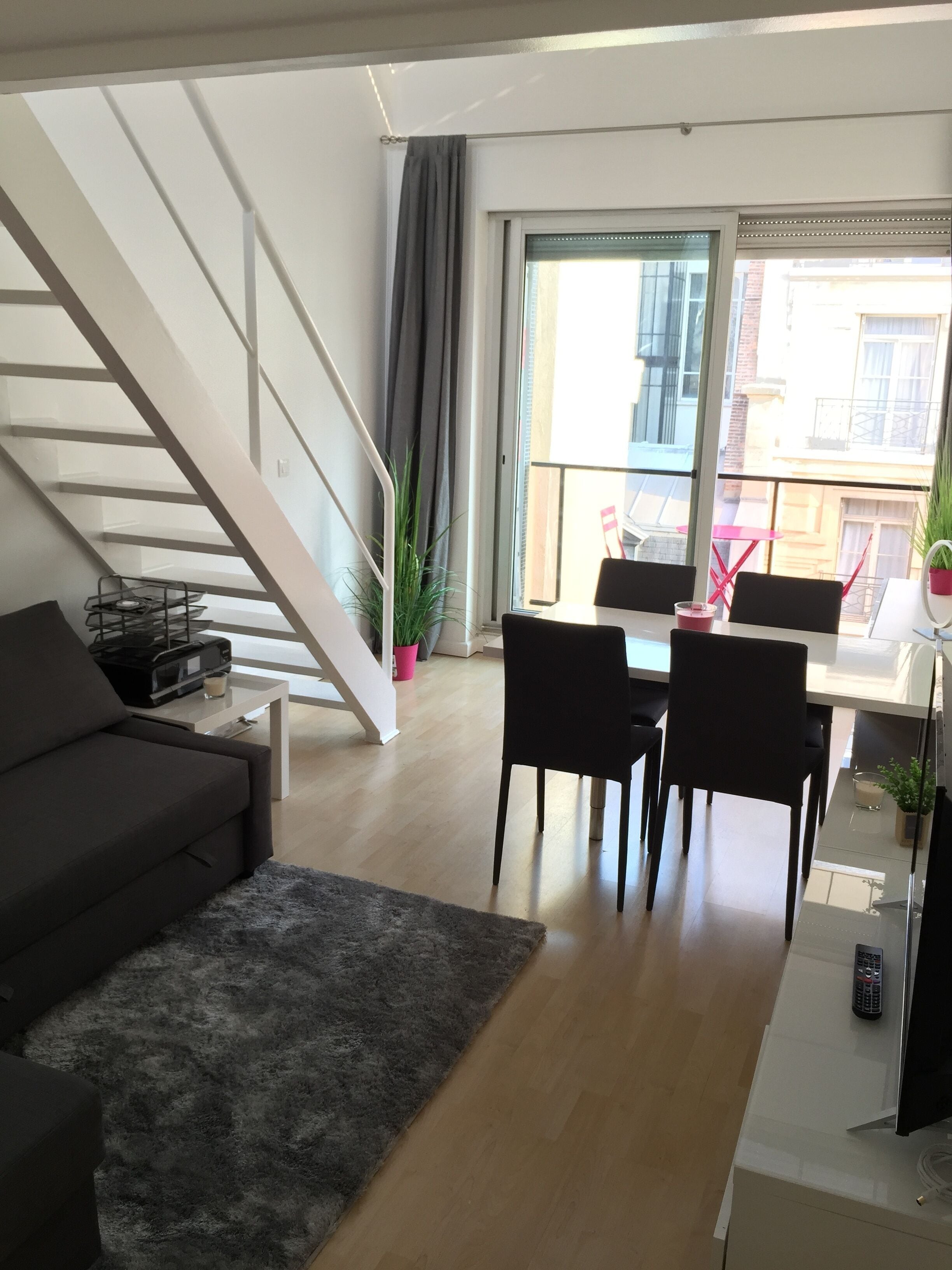 DUPLEX NEAR THE CHAMPS ELYSEES