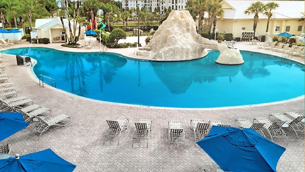 2 BDRM ~CYPRESS POINTE~ POOLS/SLIDES/SHUTTLES/DOWNTOWN 2 MILES~DINING &MORE