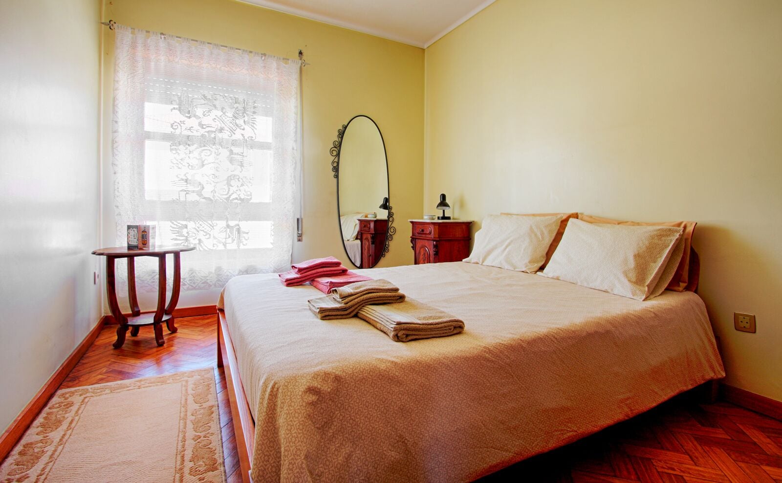 Your Place (Apartment in Maia near Porto, and to travel in the North)