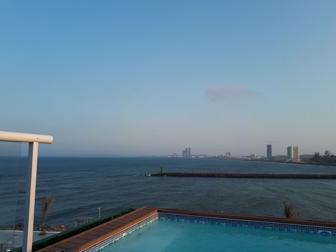 PENT HOUSE WITH EXCLUSIVE USE POOL, SEA AND RIVER VIEW