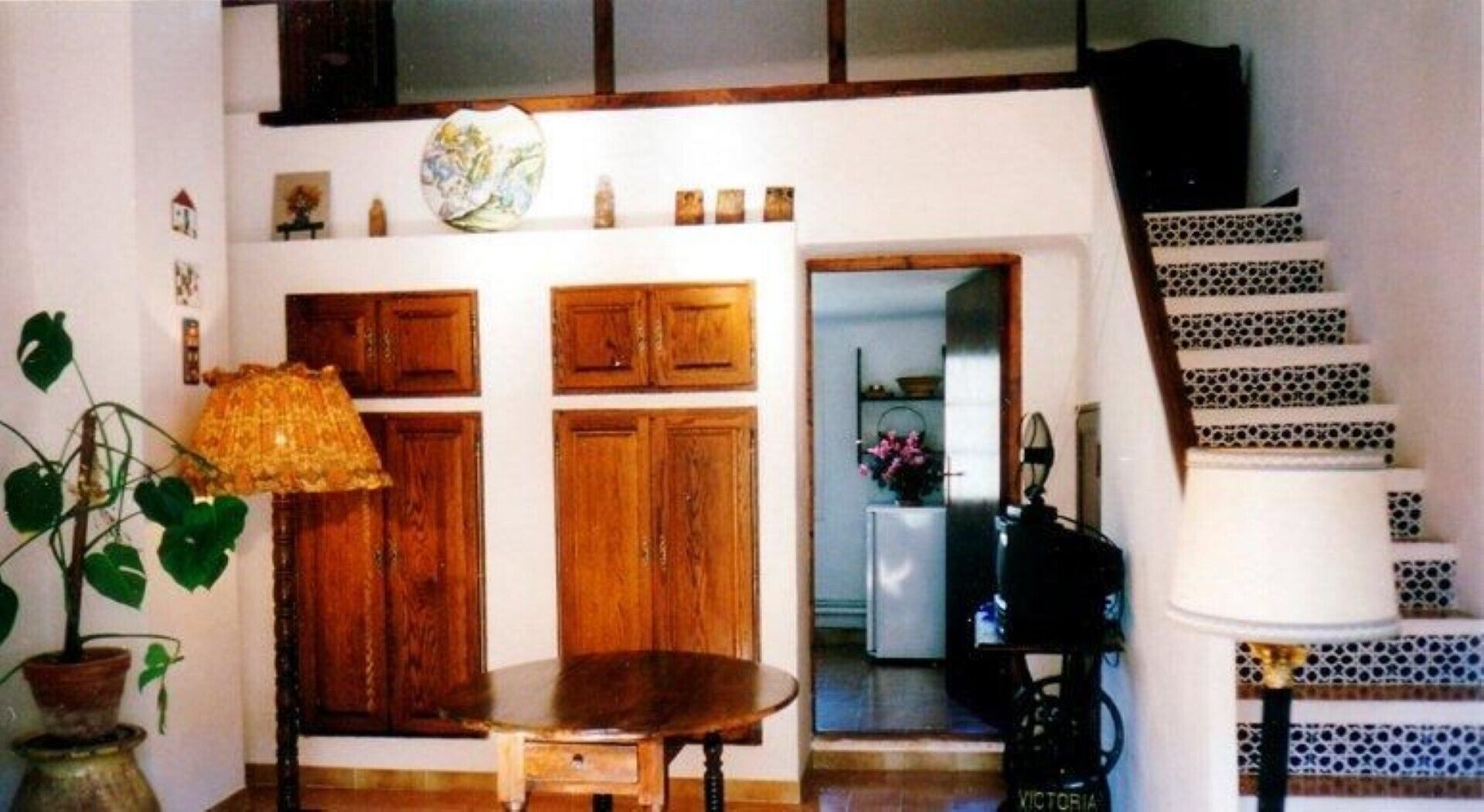 APARTMENT 2 PEOPLE