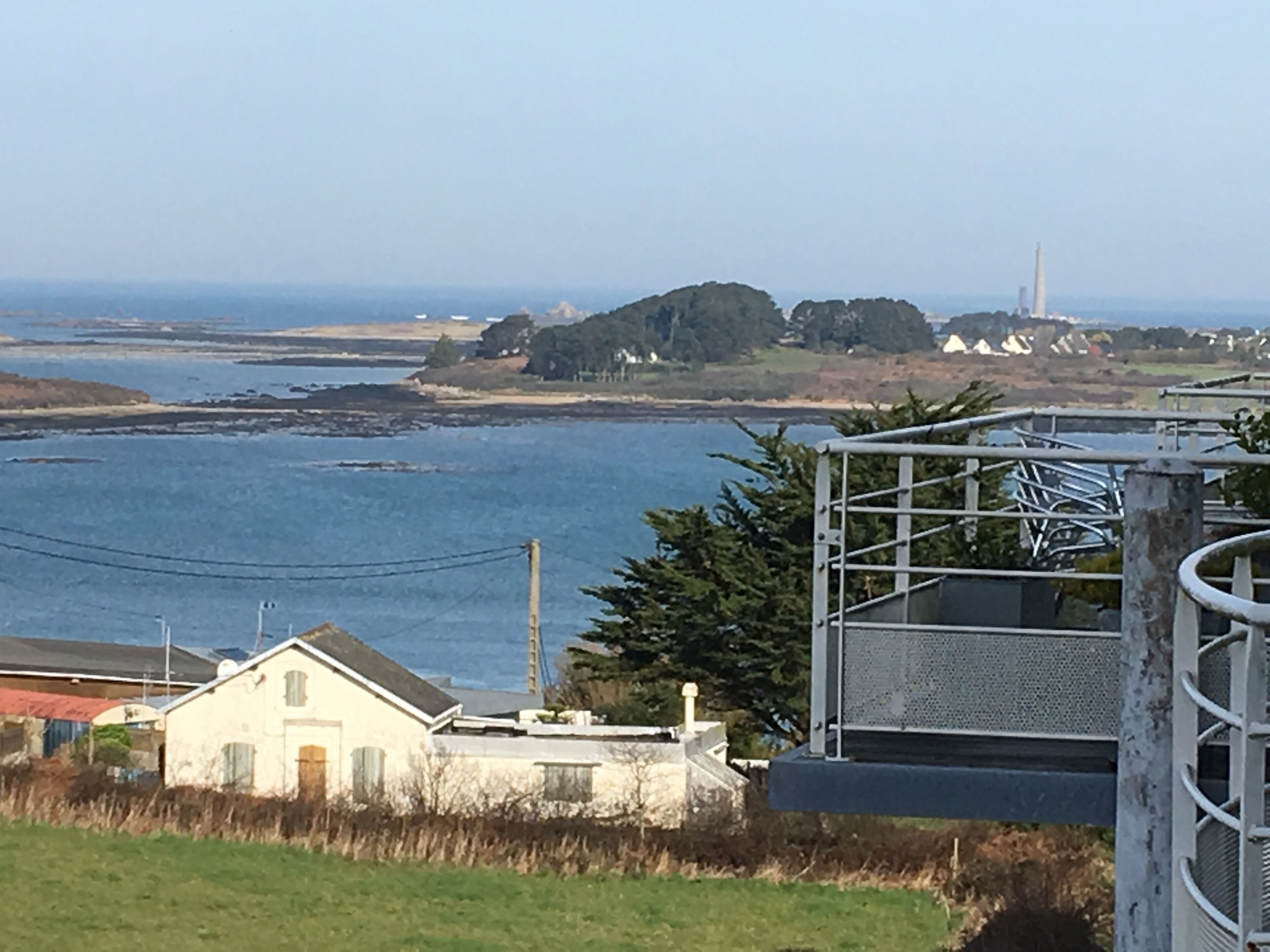 Bright apartment with superb sea view for 4 people.