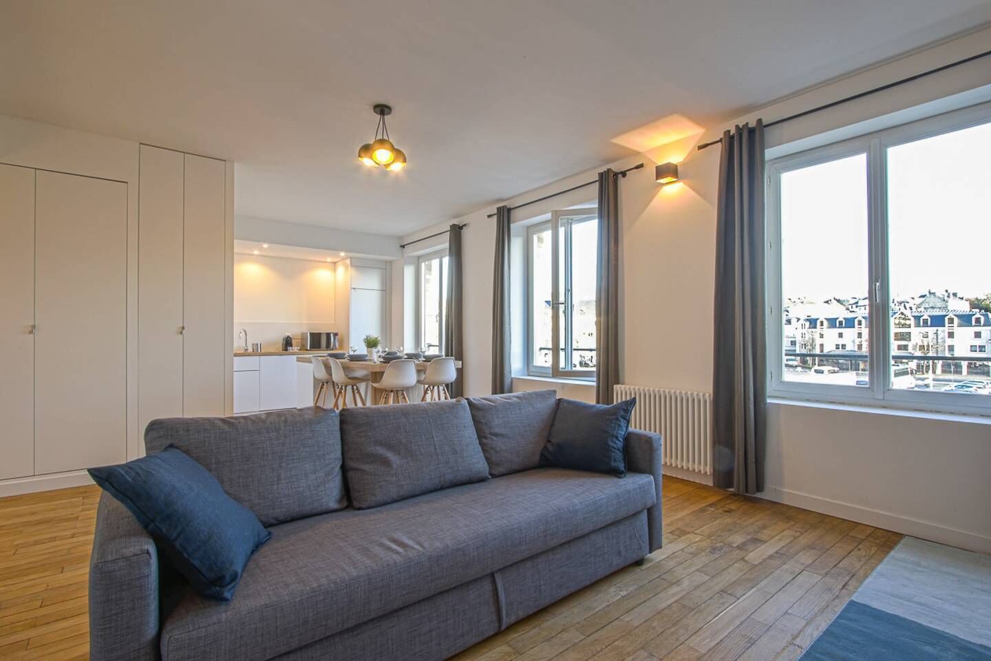 Appt 6p hyper center / view marina / upscale