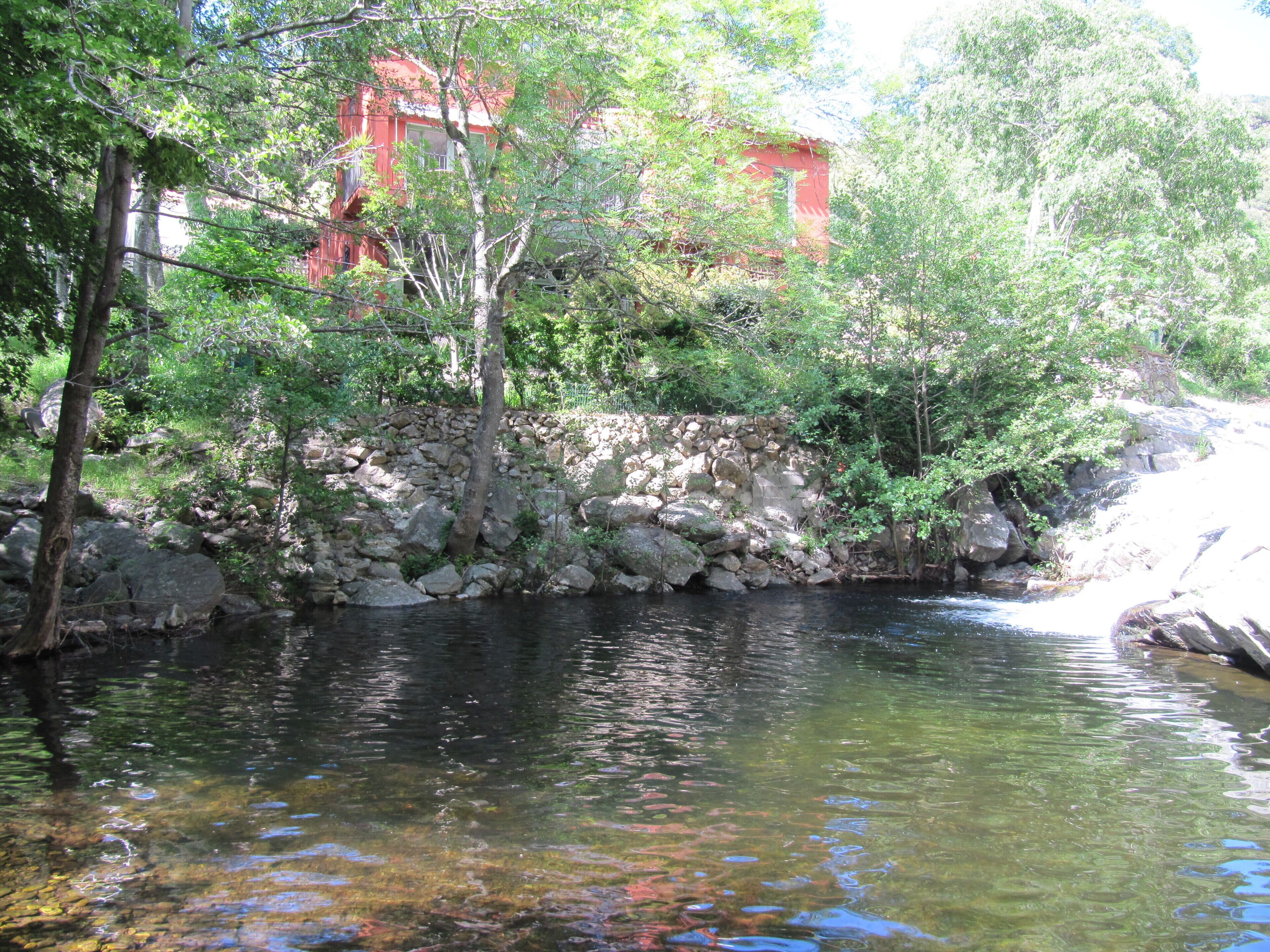 3 star 2 bed apartment, natural pool in stunning riverside location near the sea