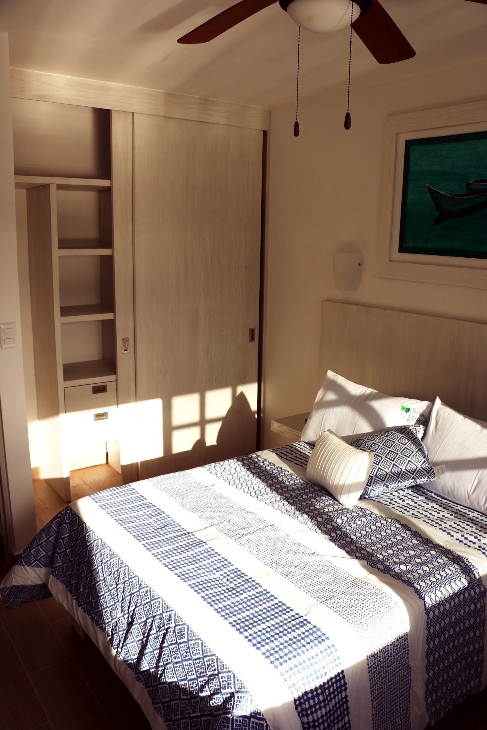Suites Lorens, Apr