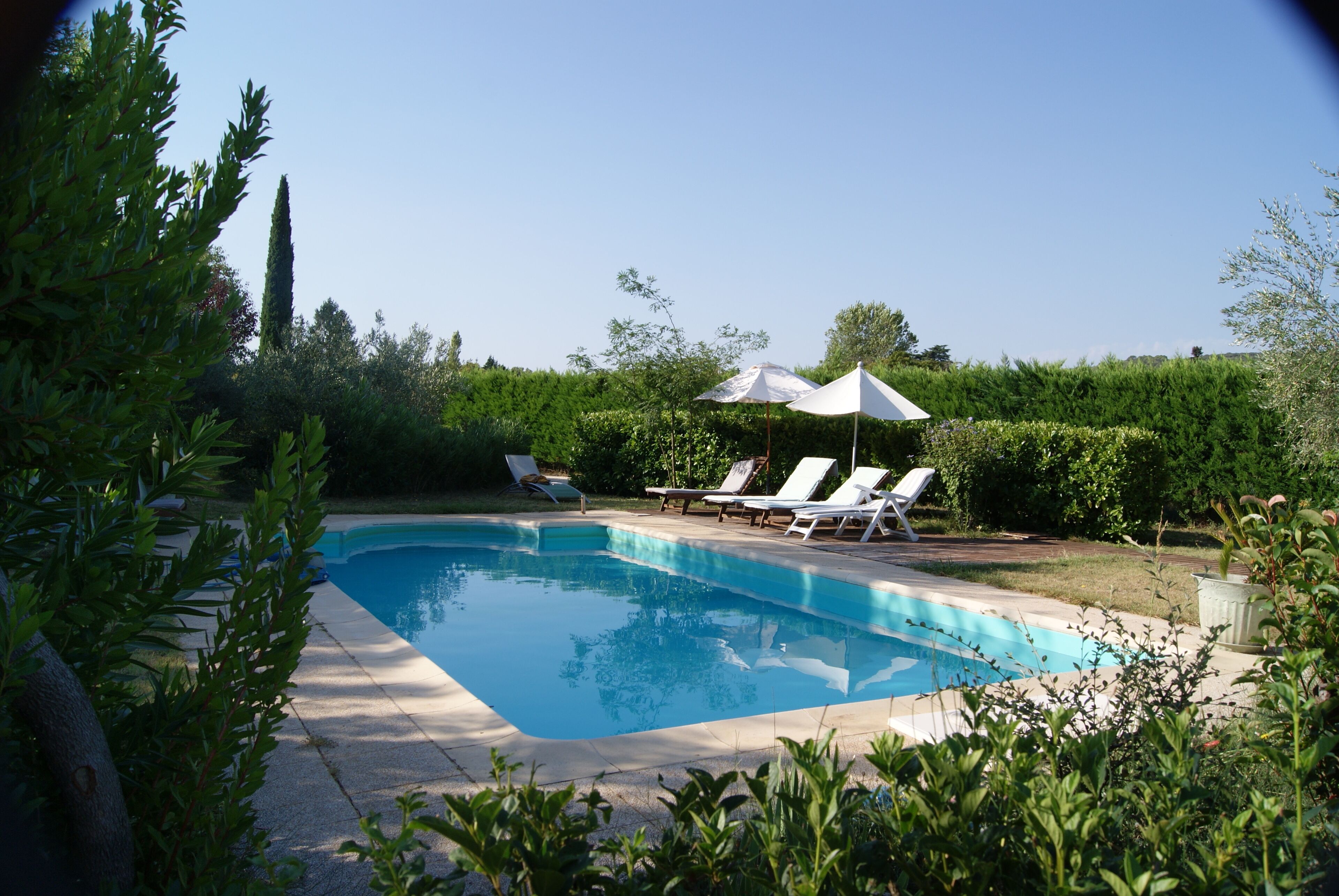 Charming cottage at the MAS DES ROSES with swimming pool