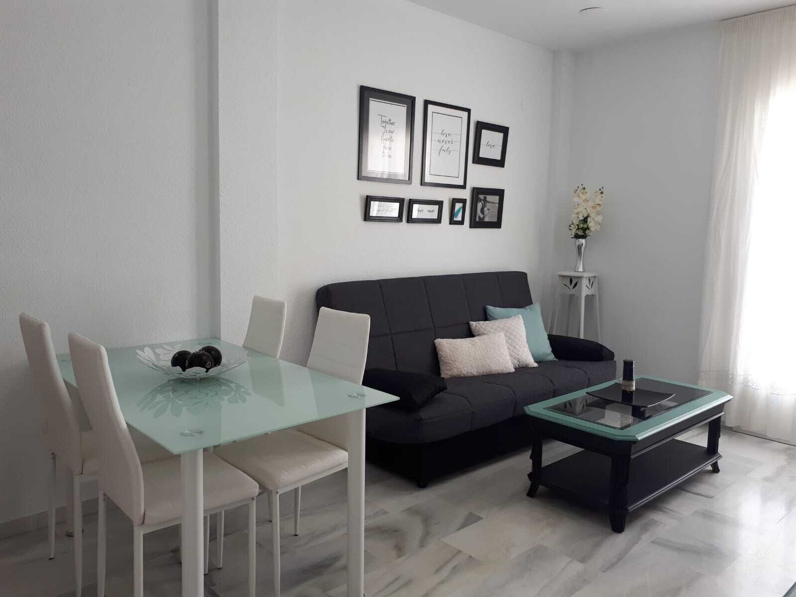 Apartment C / San Pedro, next to the historic center of Lucena. Modern building