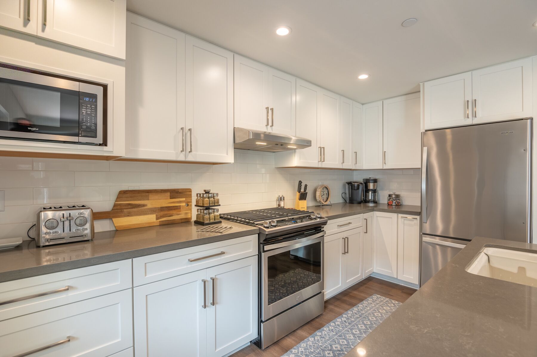 Carmel-By-The-Sea  Two King Bedroom Rental  w/ En Suite Granite Baths