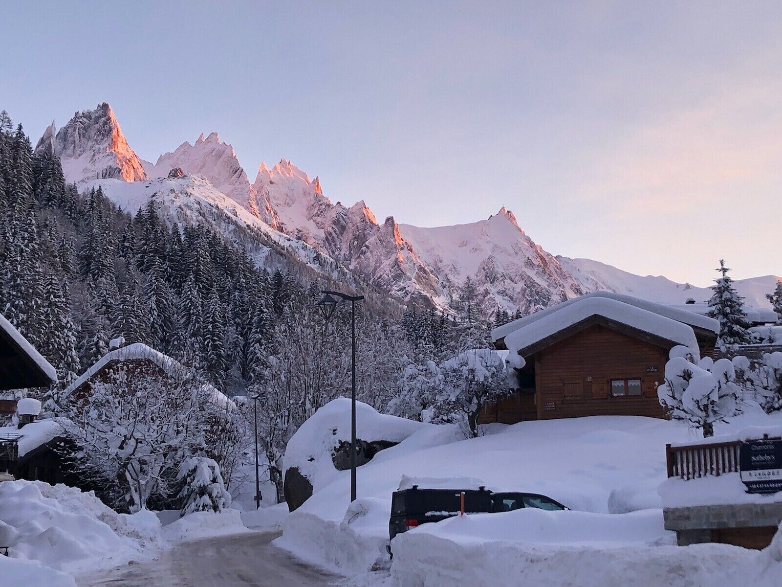 Nice 2 rooms for 2 to 4 people in quiet hamlet with superb view on Mont-Blanc