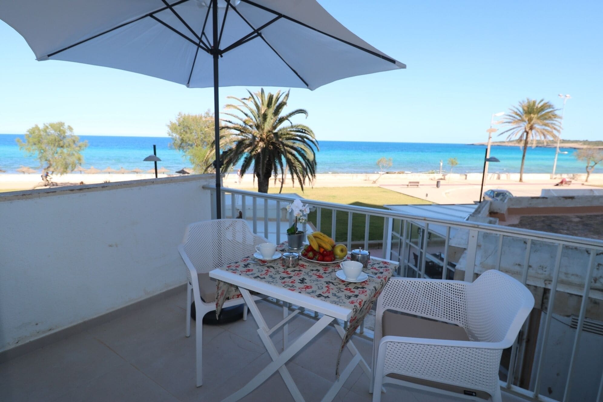 APP. SA MANEGA 1-L: Right on the beach, miles of ocean views
