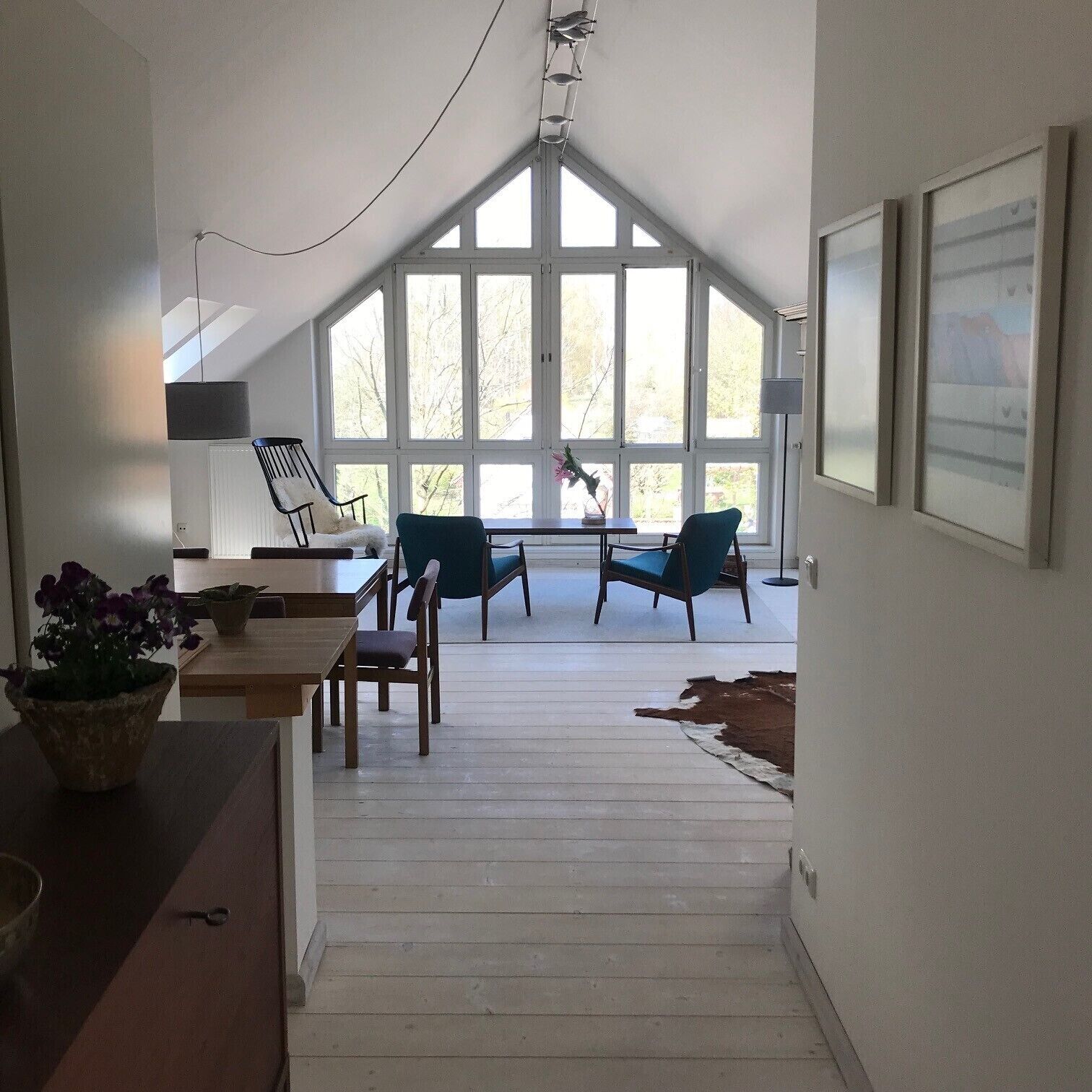Light-flooded apartment in the countryside