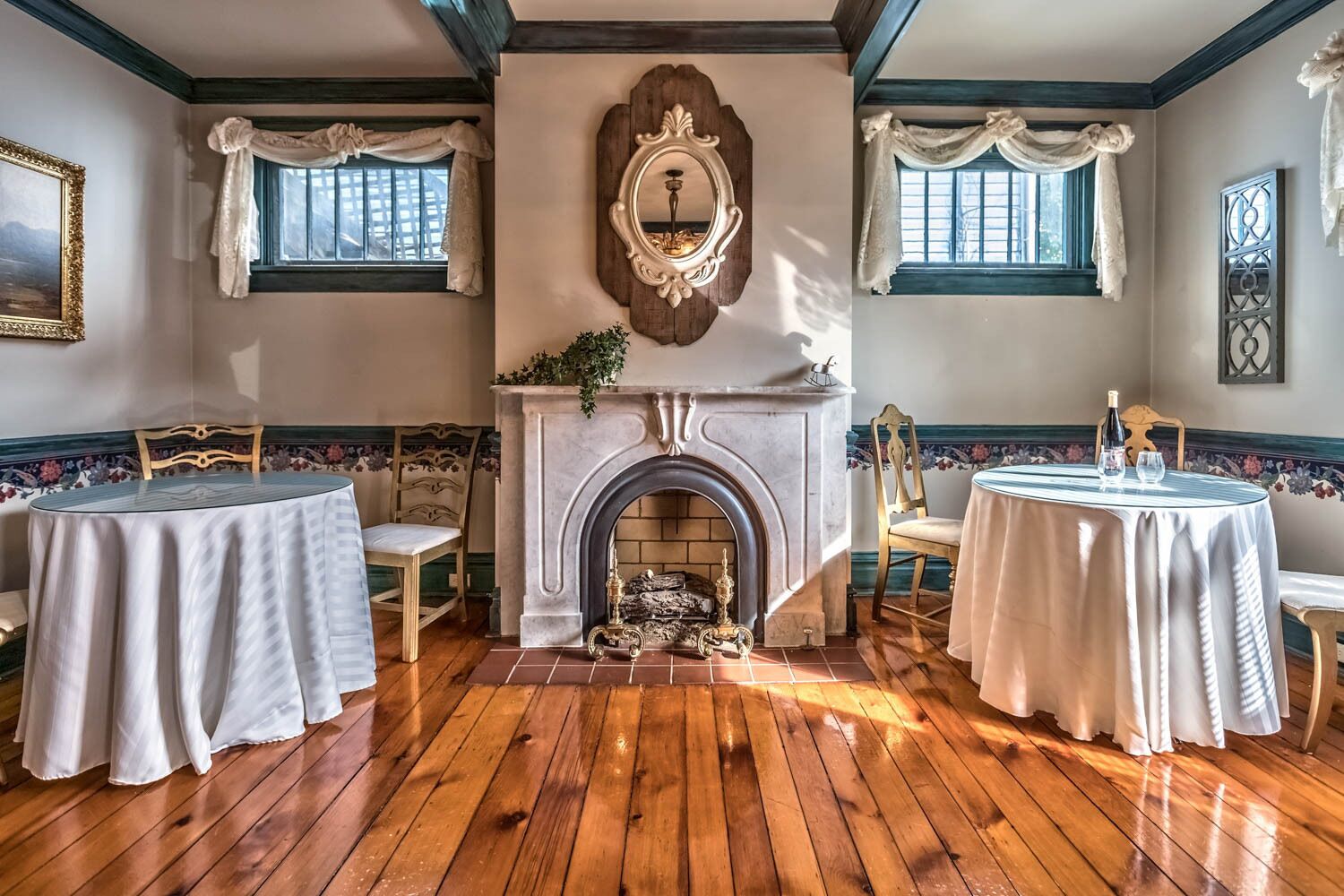 Kitchen, billiard and sun rooms. Walking distance to Main St. downtown.