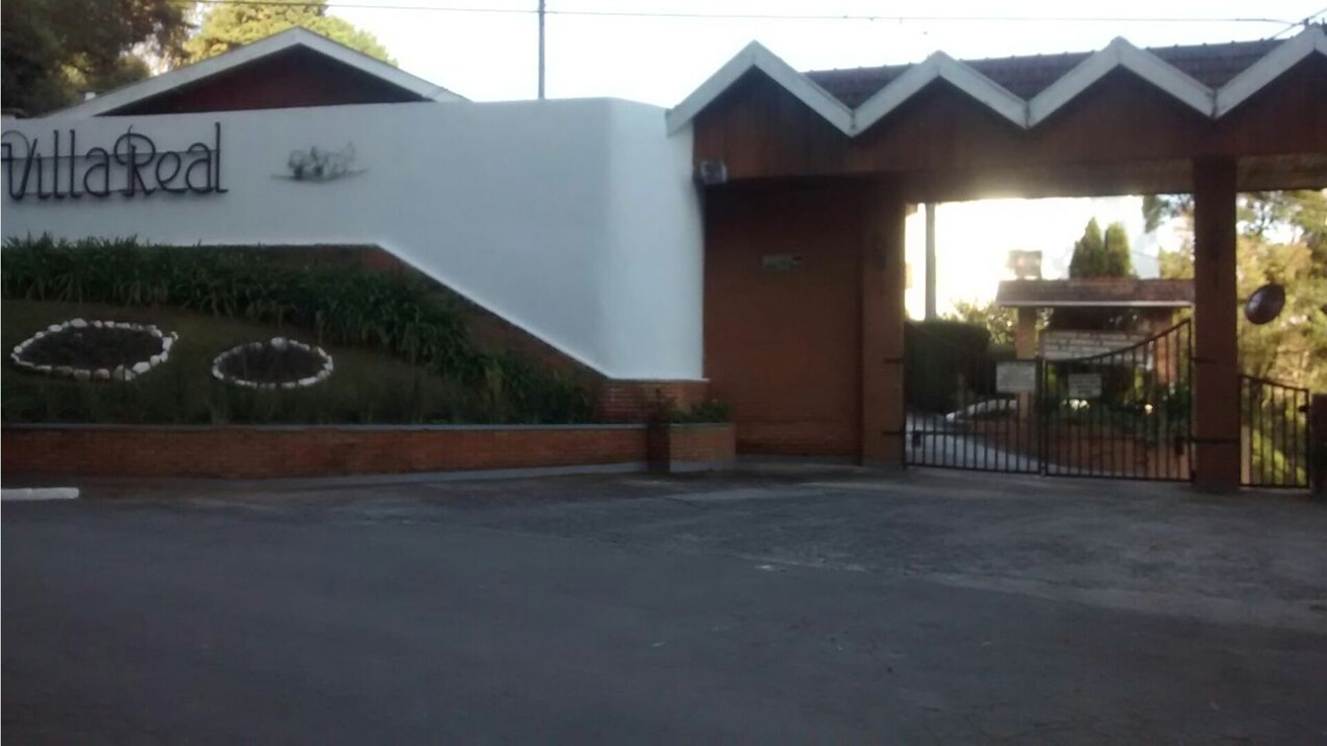 Apartment in gated community, with beautiful views. CAPIVARI (Elephant Hill)