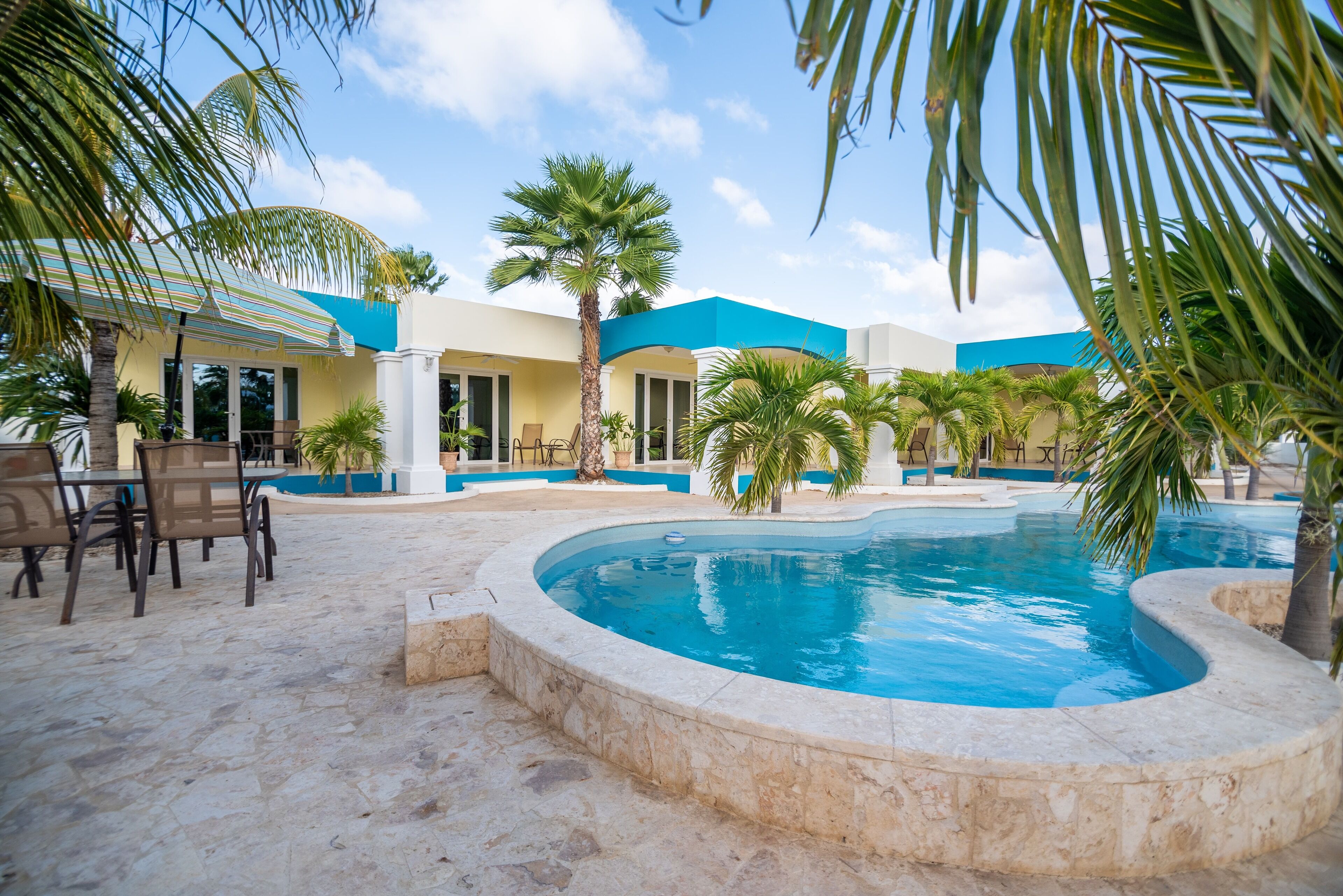 Aqua Viva Suites - Studio Suite - Pleasant Stay & Great Value