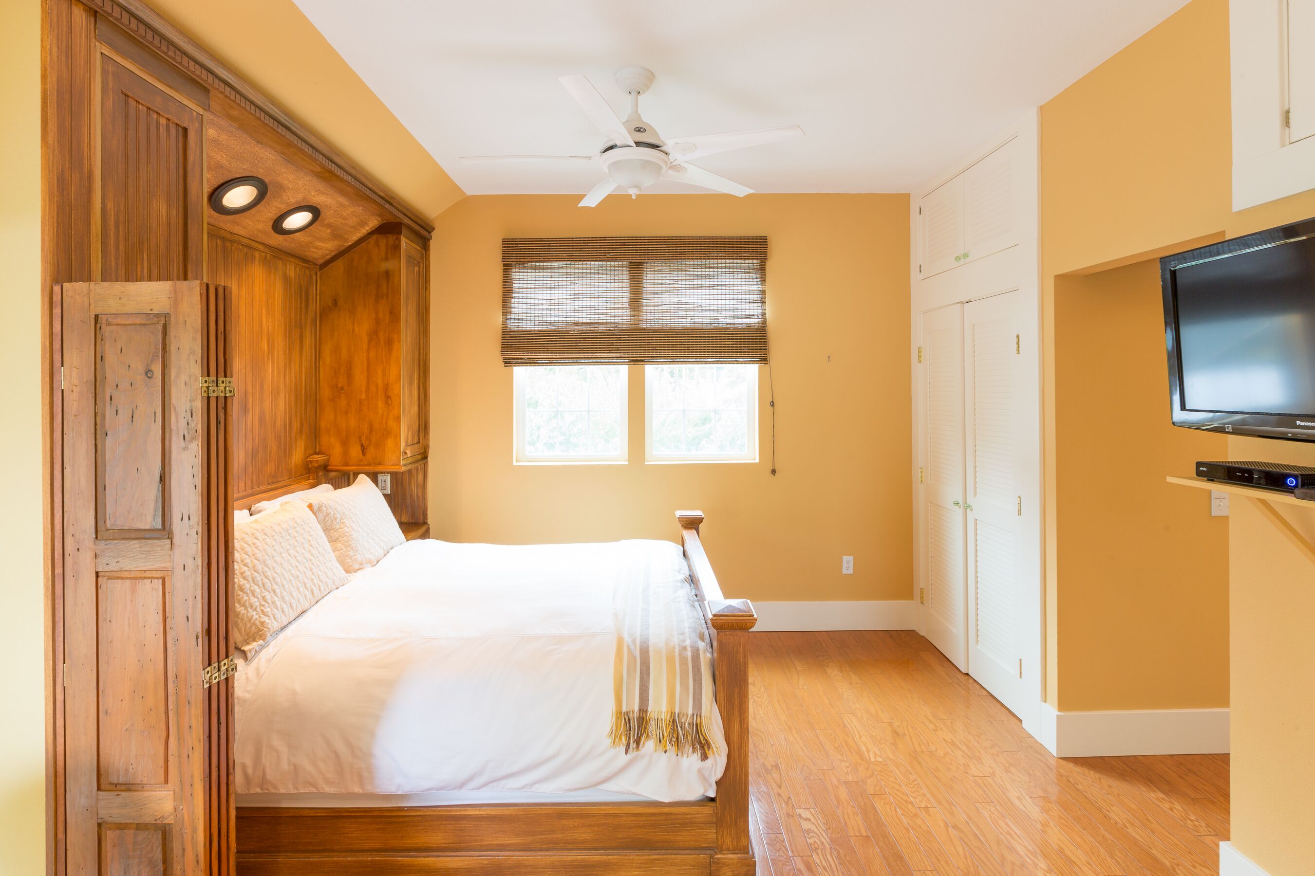 Gorgeous Studio Loft with a Steam Bath