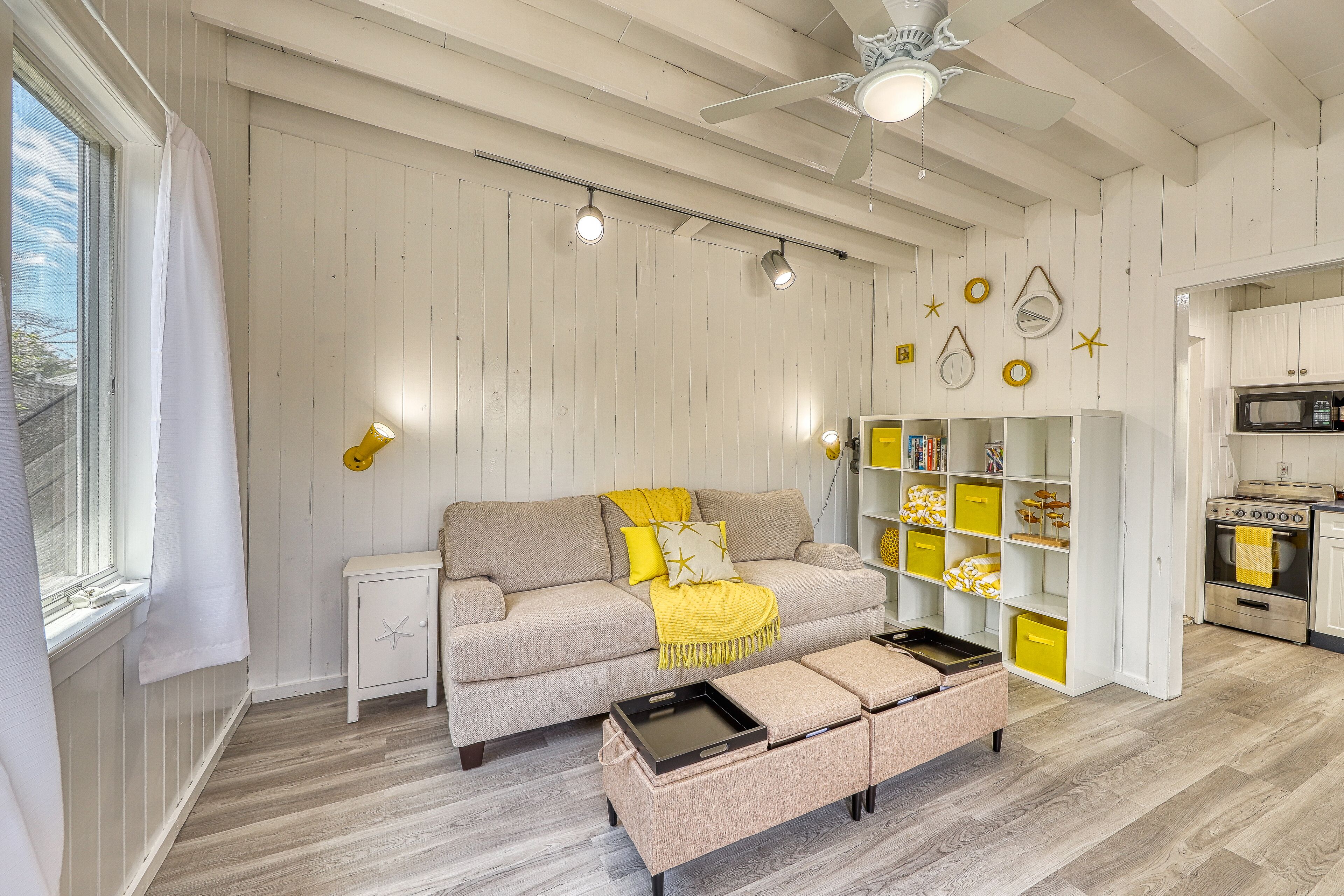 One Bedroom Apt. in Ocean Bay Park with deck & gas grill