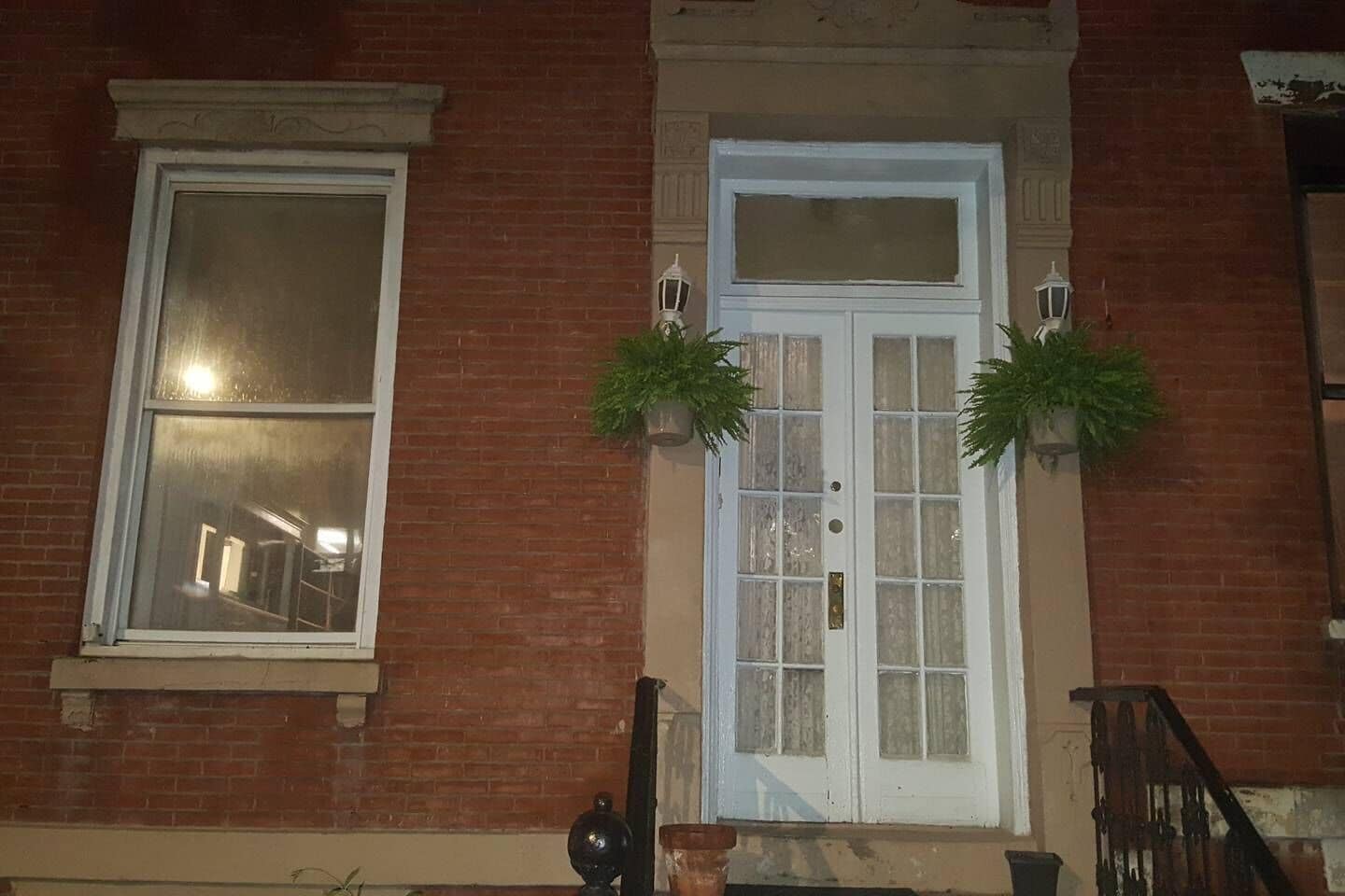 Beautiful an spacious two bedroom complete apartment with deck and patio.