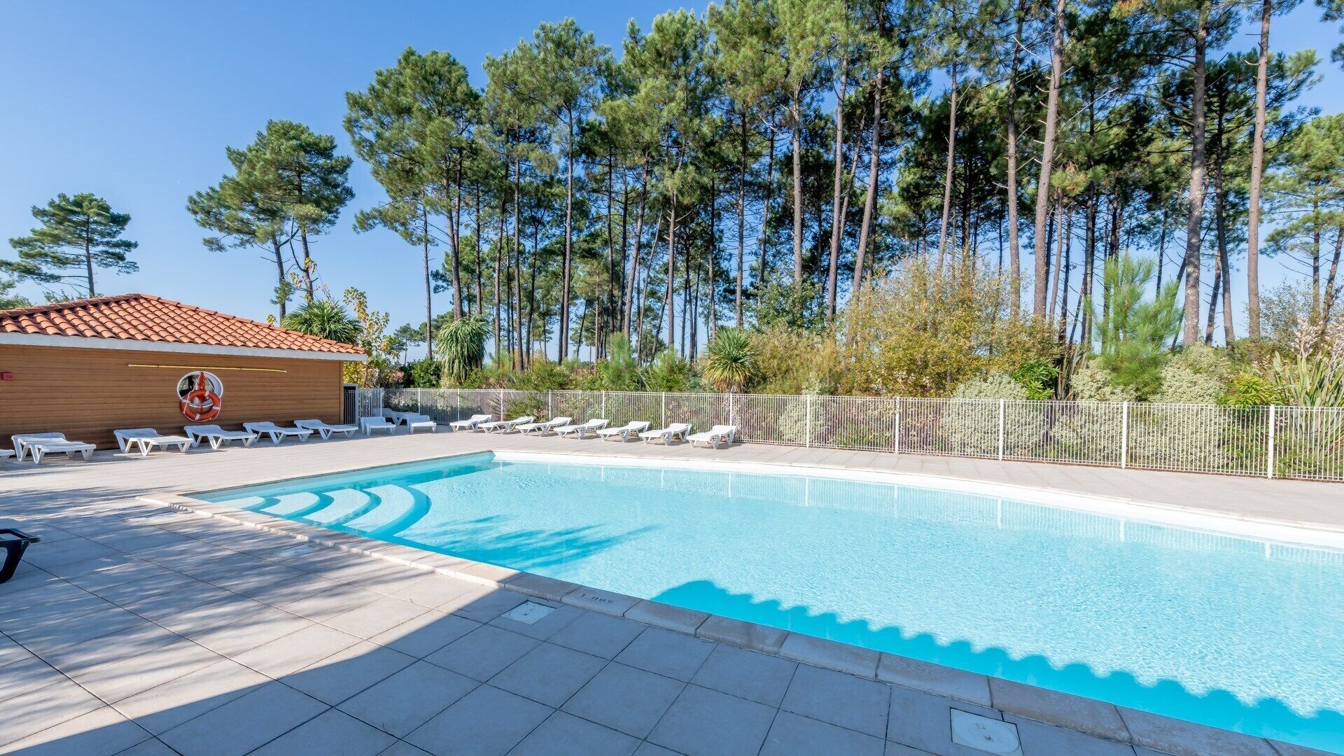 Maison près du lac | Piscines + Toboggan