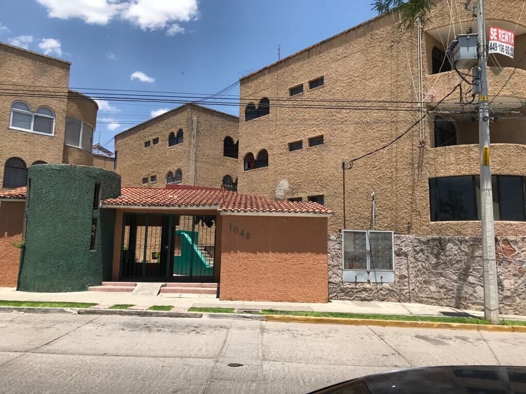 comfortable apartment excellent location 8 minutes from downtown