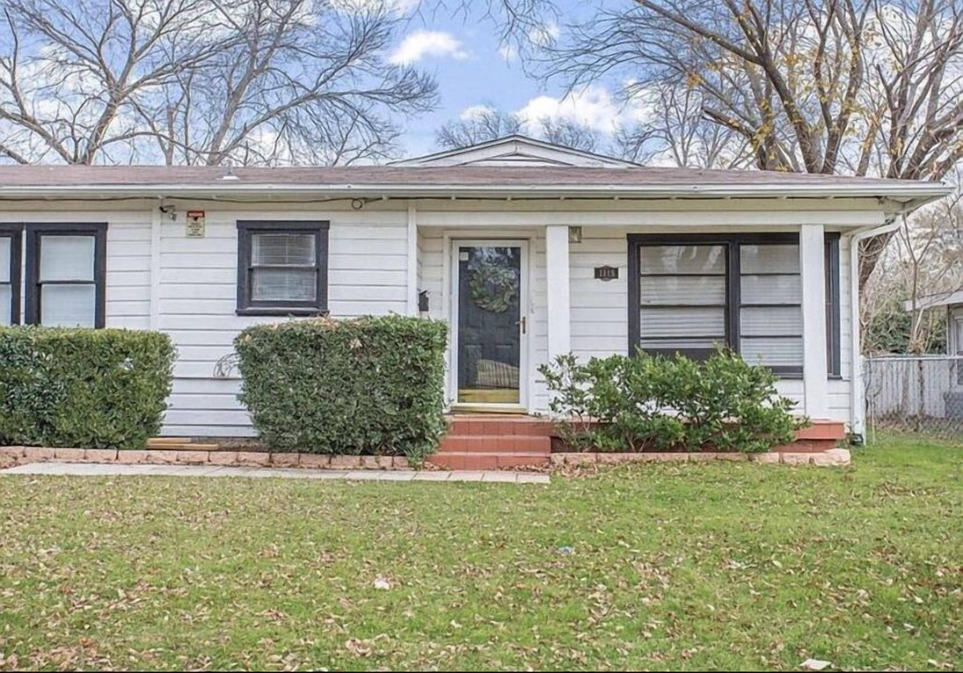3 BR Walking Distance to ATT, Globe Life & Entertainment District
