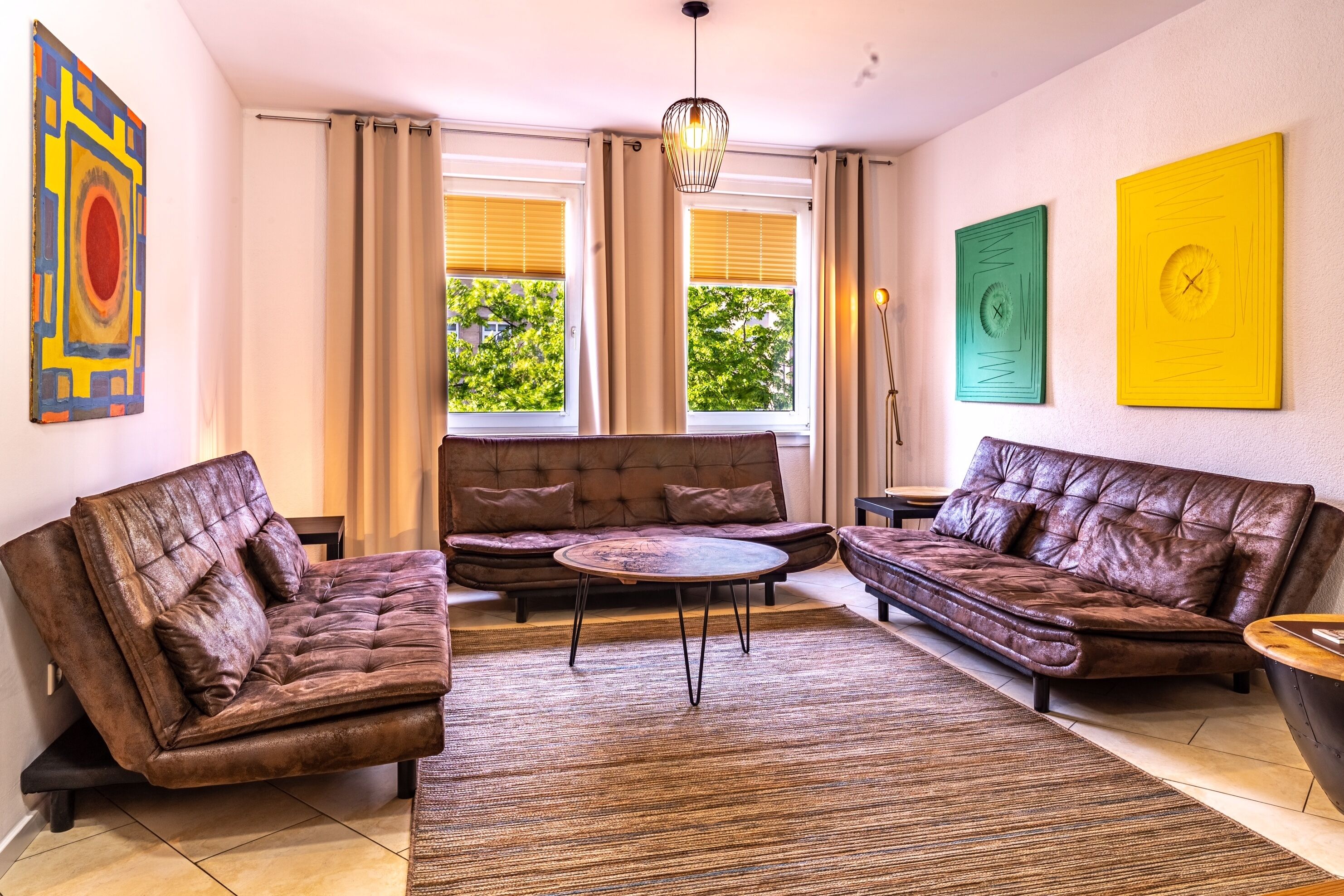 Spacious apartment with 30 sqm barbecue terrace on 150 sqm