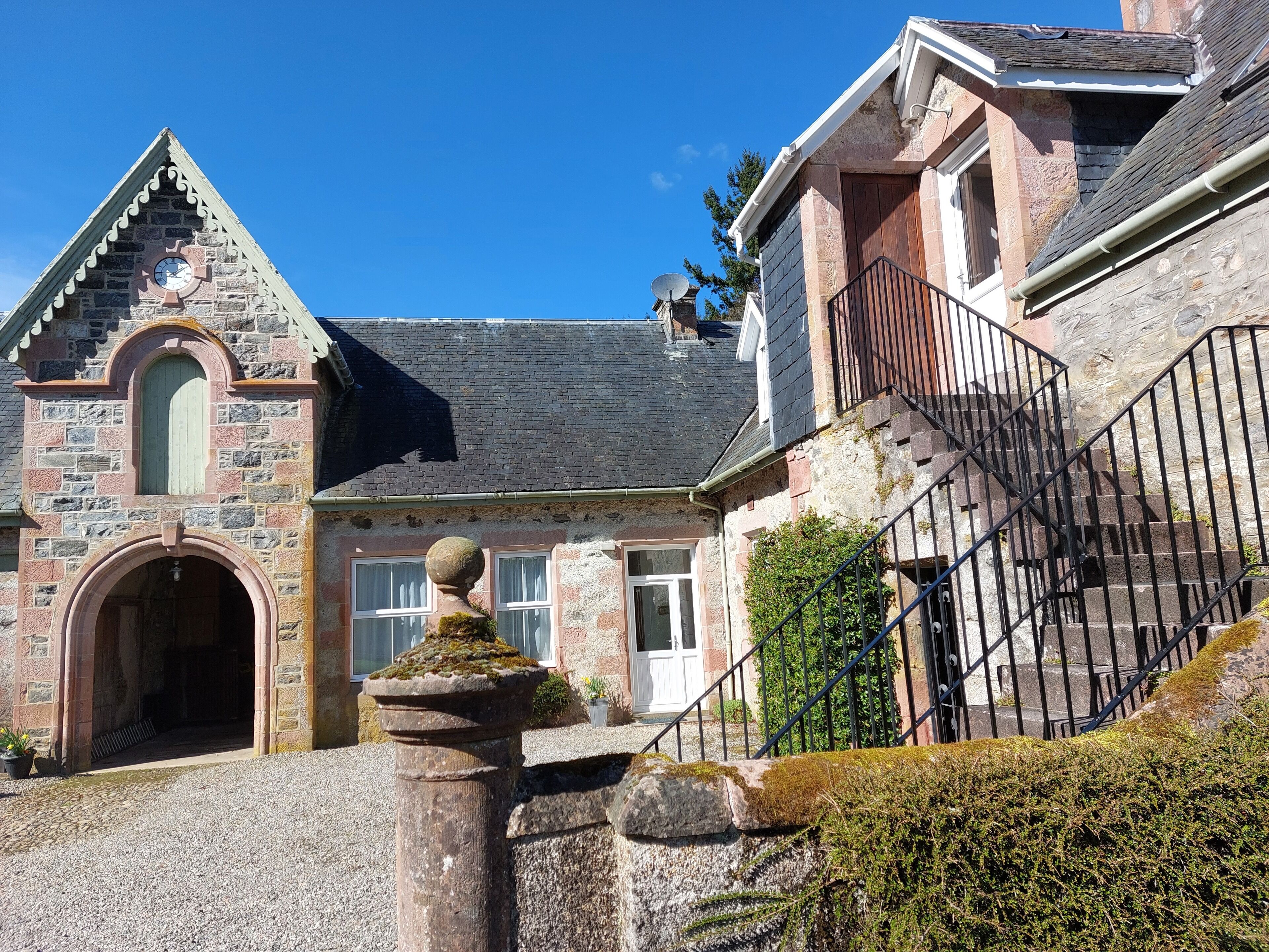 Aigas holiday cottages Pond View