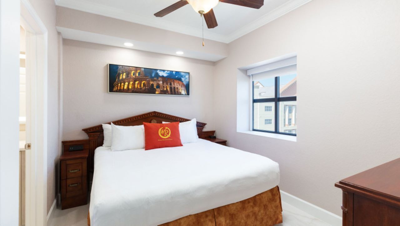 **NEWLY RENOVATED** 2 Bedroom Resort Condo Walking distance to UNIVERSAL 